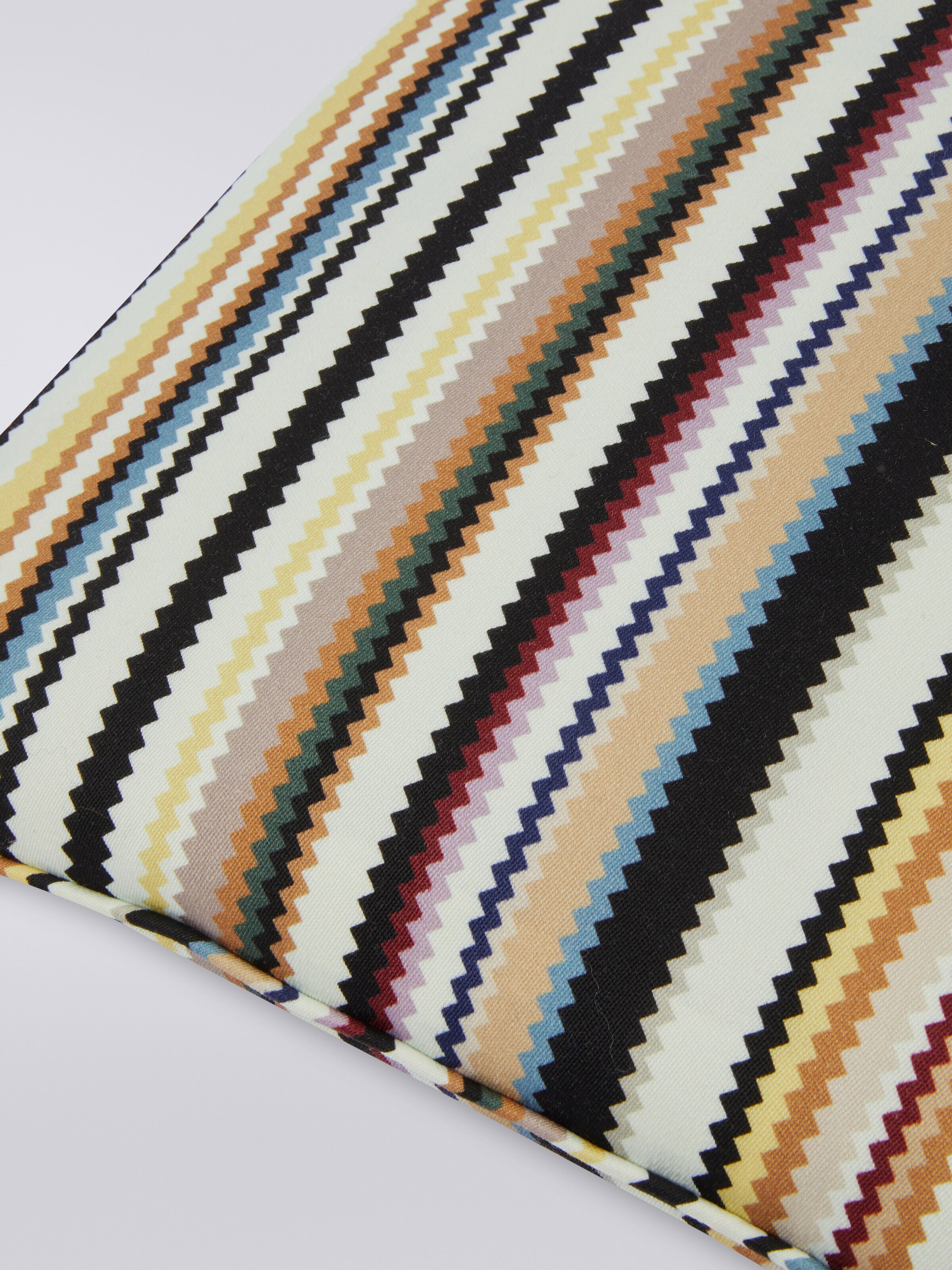 Cojín Shangai 40x40 cm en raso de lana zigzag, Negro    - 2