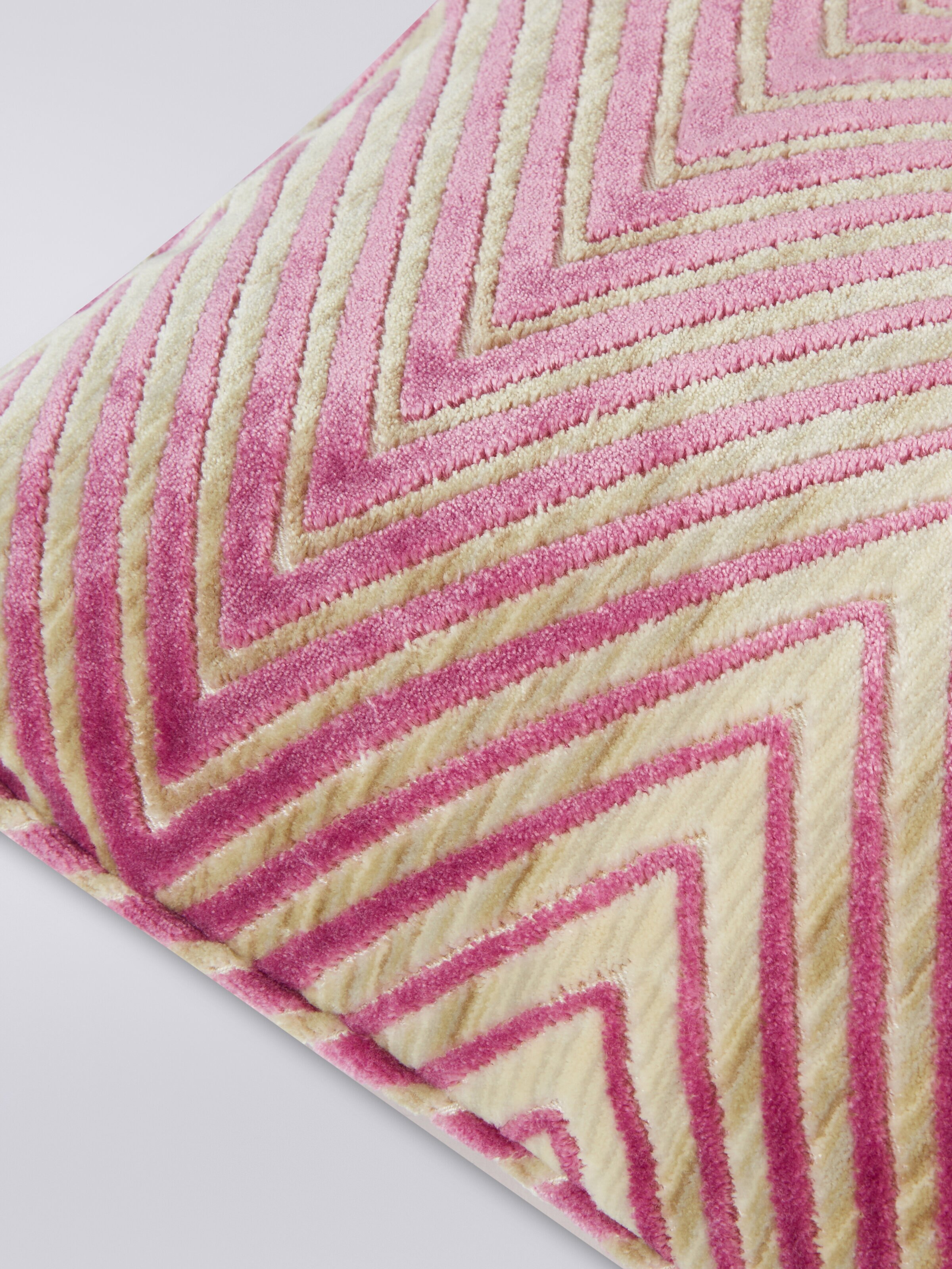 Ziggy 30x60 cm viscose blend zigzag cushion, Multicoloured  - 2