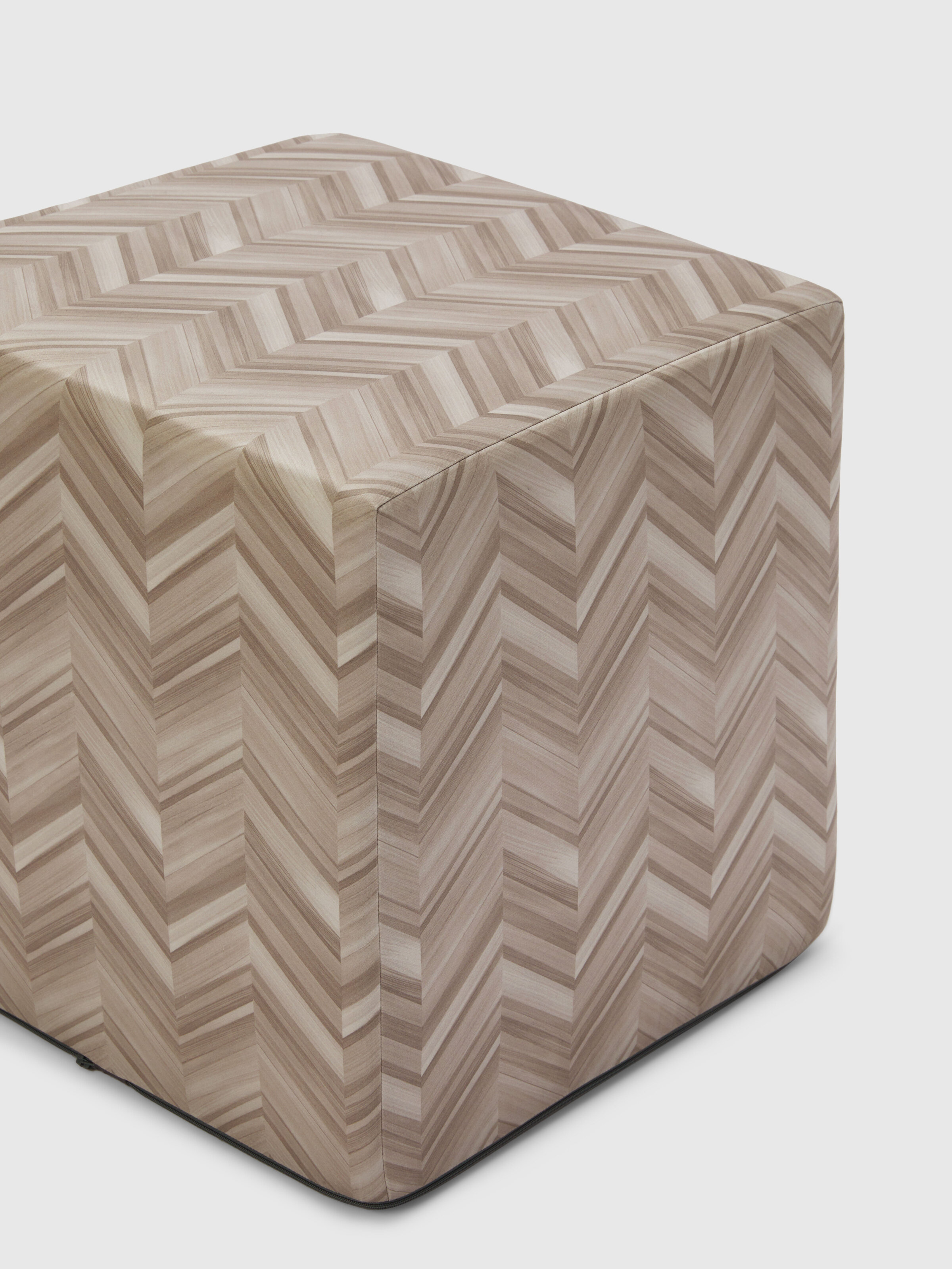 Layers 40x40x40 cm footstool cube in chevron cotton sateen, Beige - 1