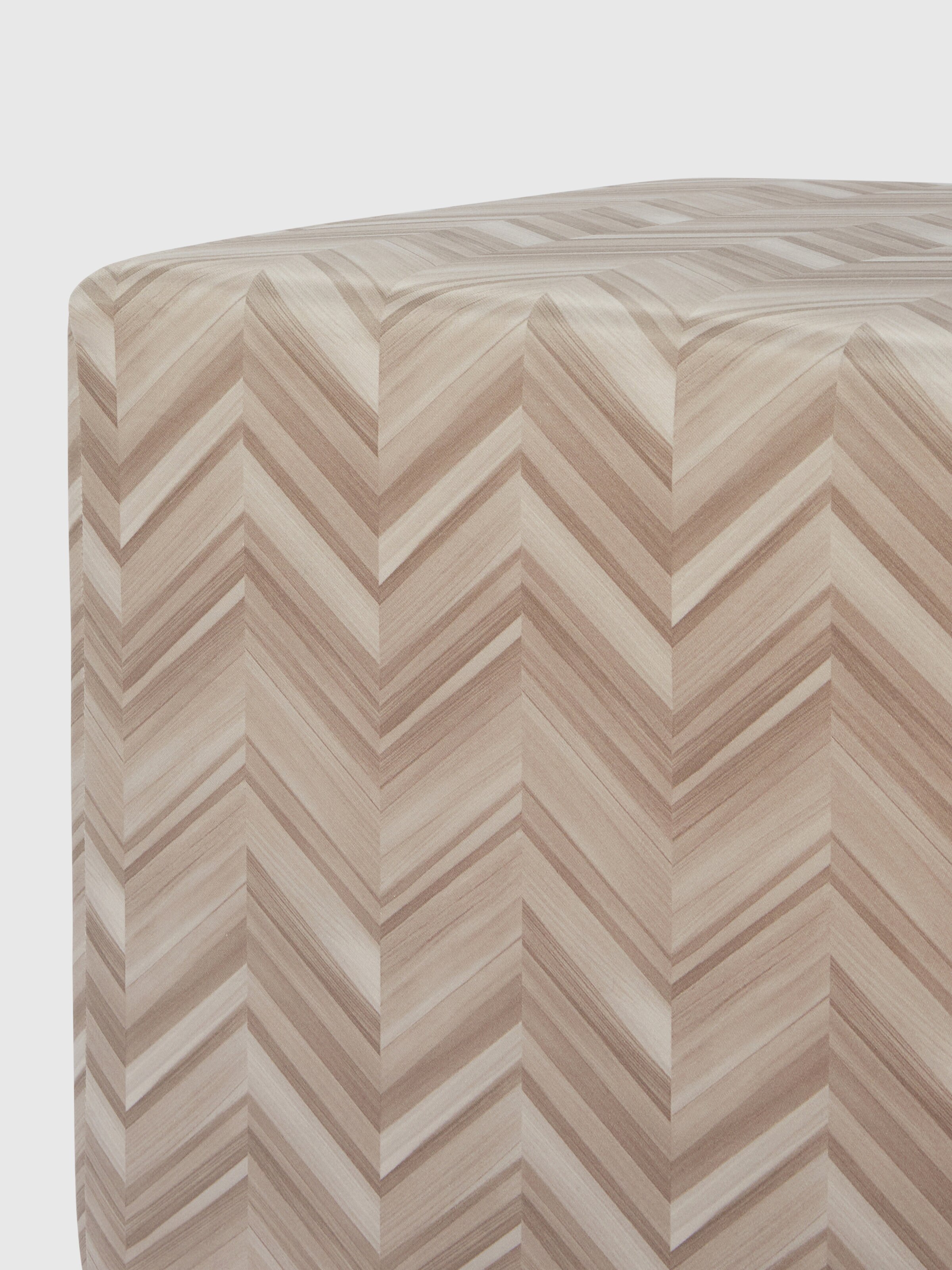 Layers 40x40x40 cm footstool cube in chevron cotton sateen, Beige - 2