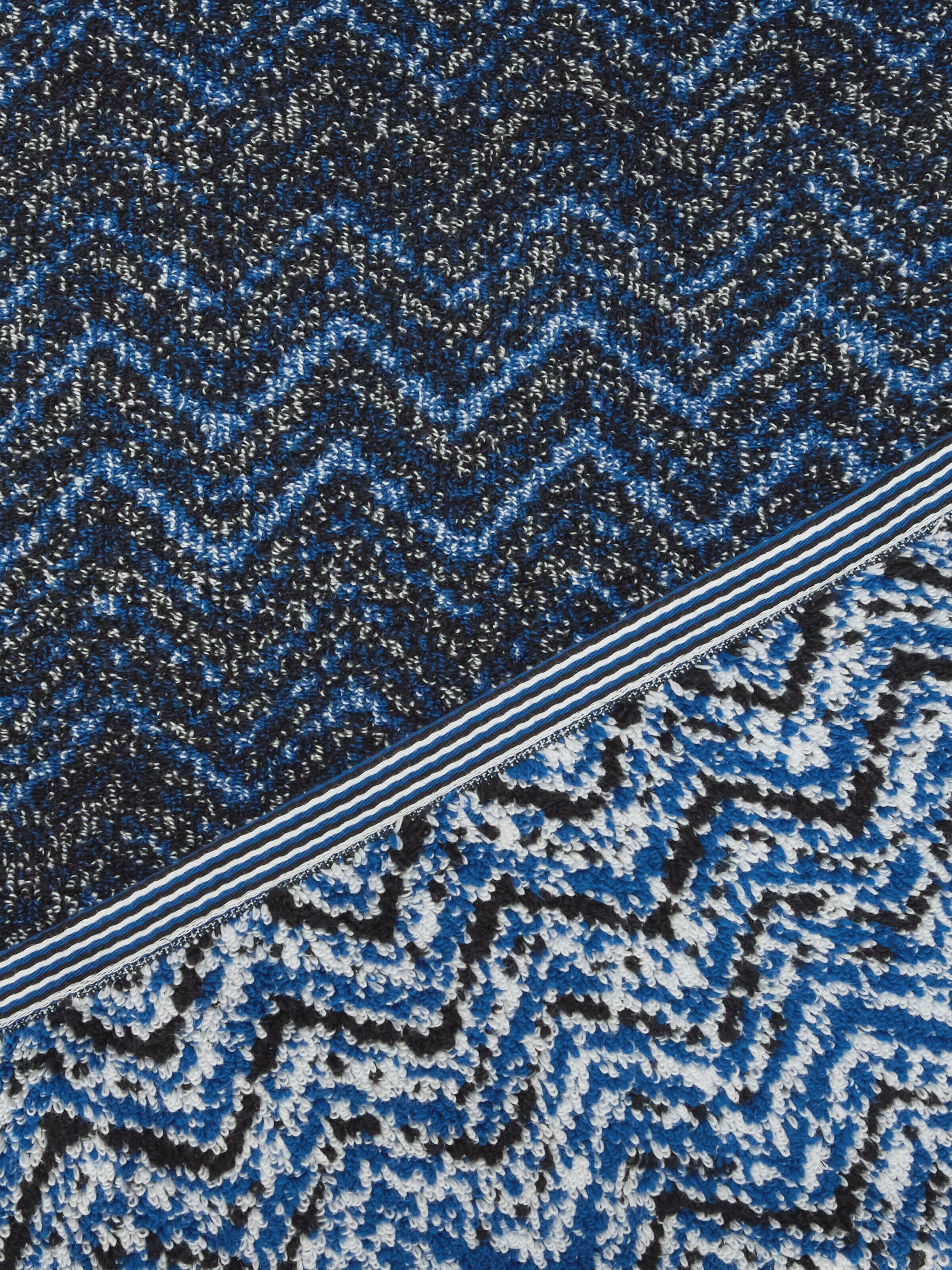 Azul 115x70 cm towel in cotton terry with chevron pattern, Blue - 2