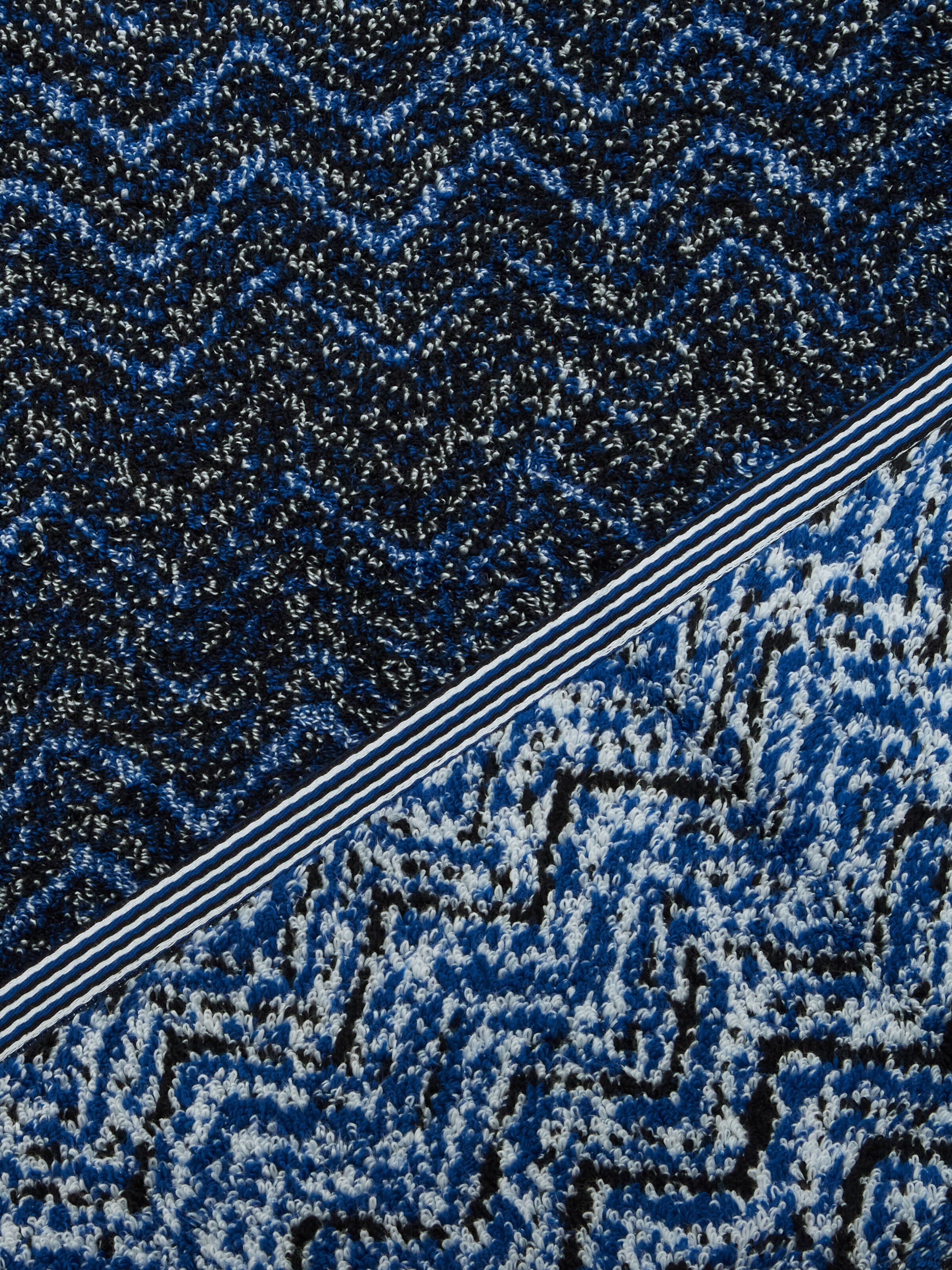 Telo da bagno 150x100 cm Azul in spugna di cotone chevron, Blu - 2