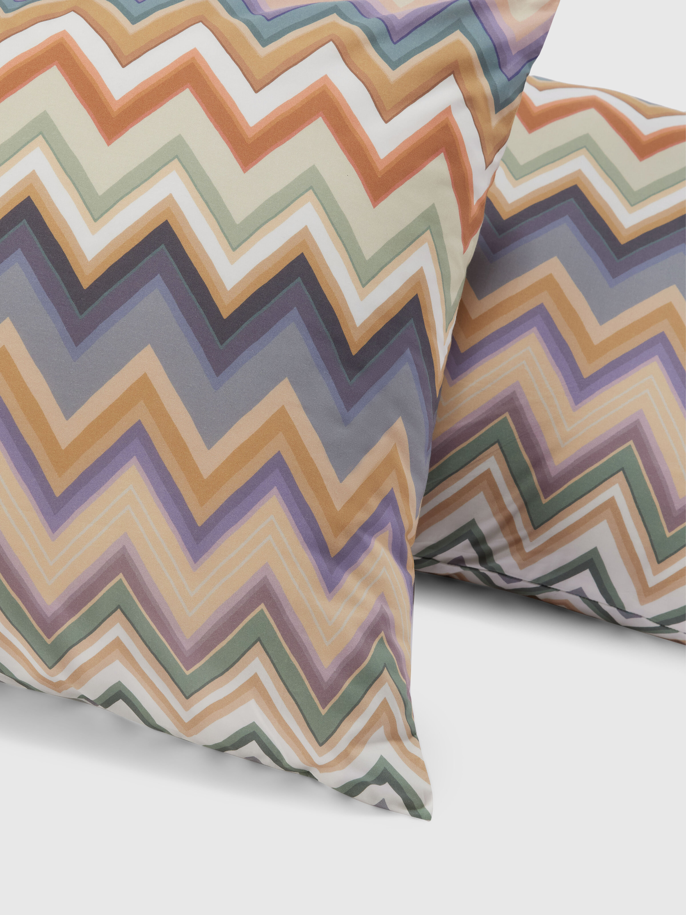 Pair of Andres Re Edition Envelope Pillowcases in 100% cotton with zig zag pattern, Black Multicoloured  - 2