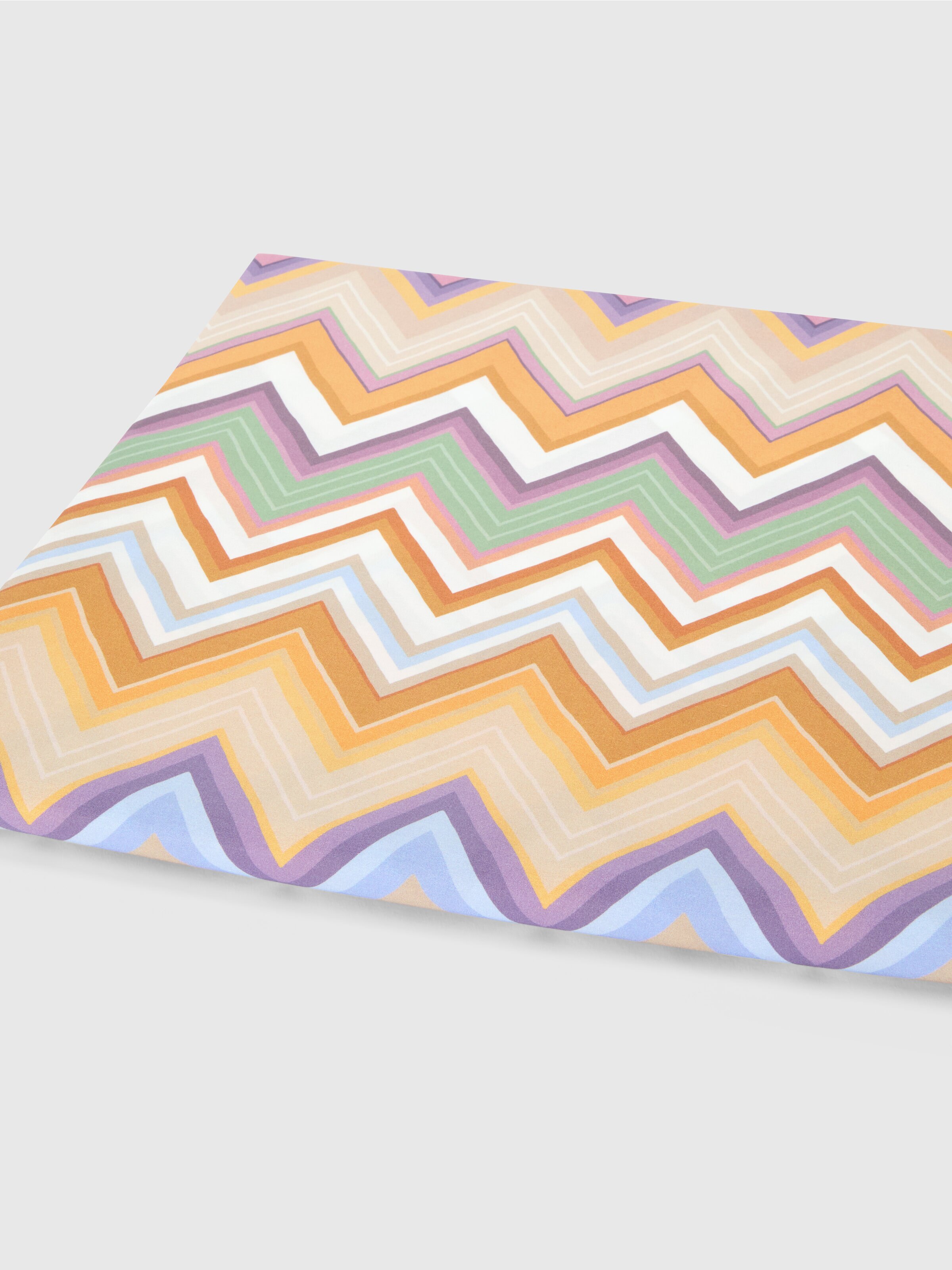 Cubrecama Andres Re Edition en 100% algodón con diseño zig zag, Negro Multicolor  - 2