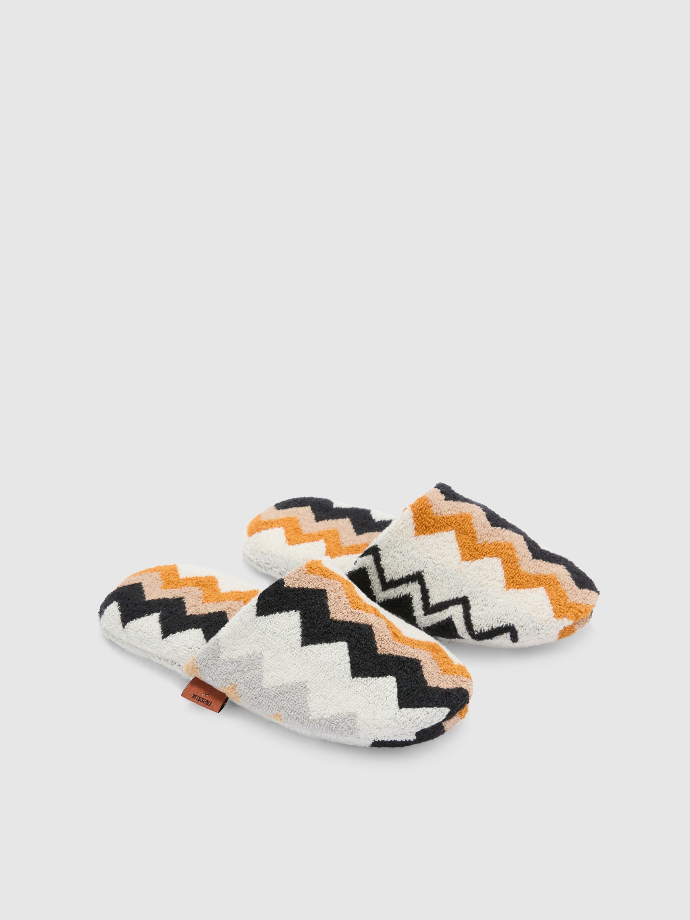 Zapatillas Best de baño de algodón tipo rizo con diseño zig zag, Negro Multicolor  - 1