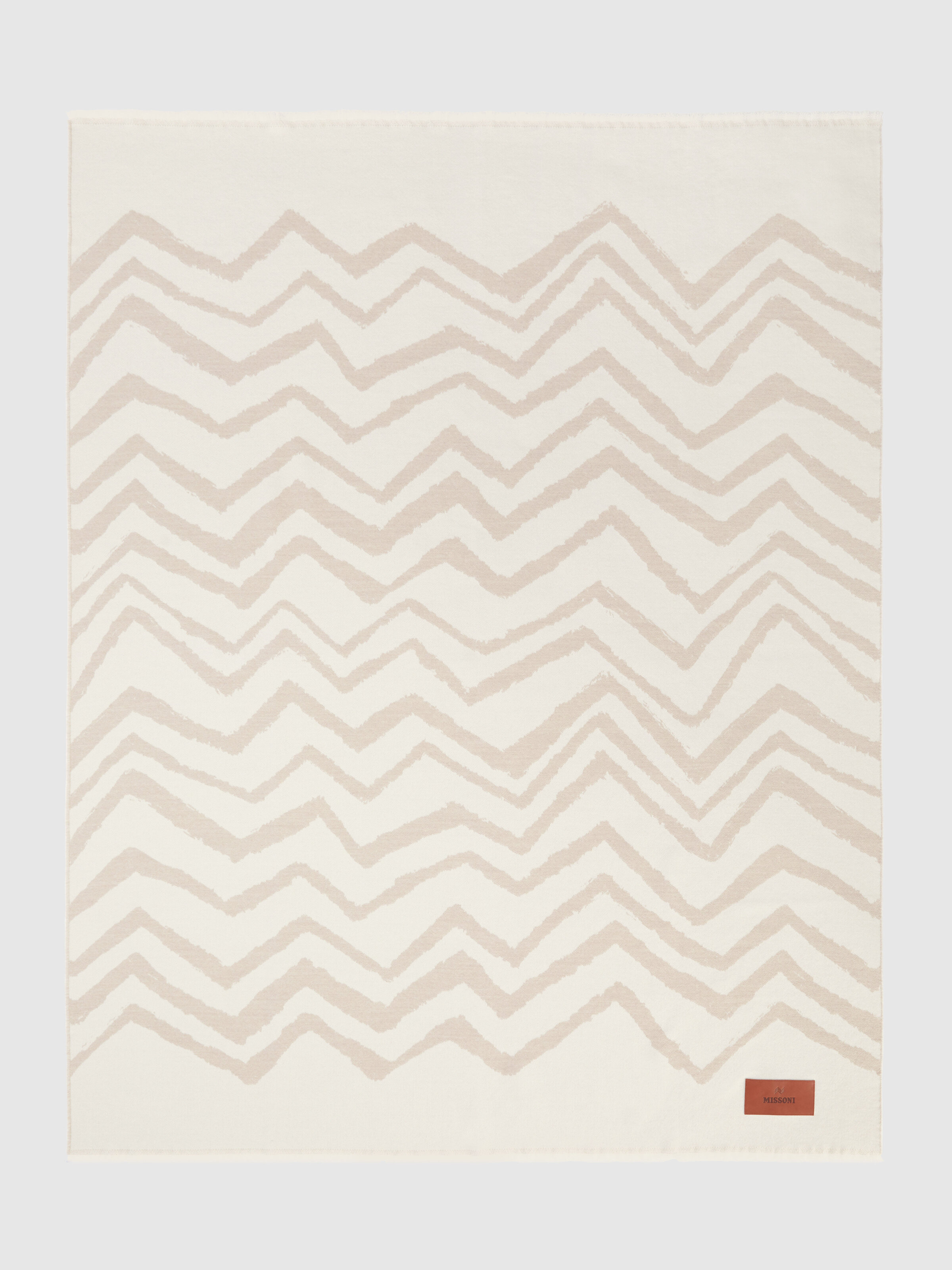 Graffiti Plaid in 100% virgin wool 135x180 cm with chevron pattern, Beige - 1