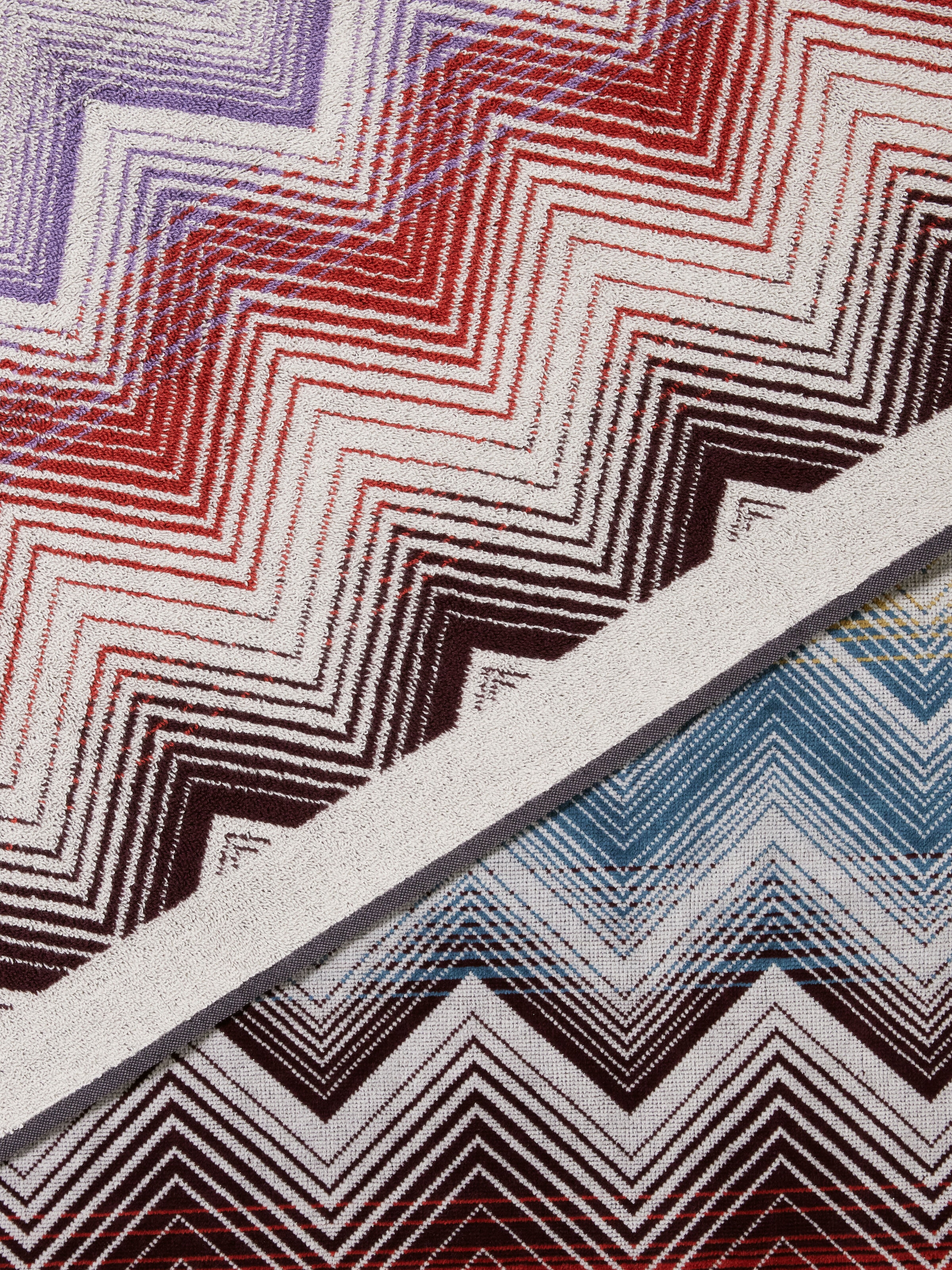 Marea Beach Towel in 100% cotton 180x100 cm with zig zag pattern, Multicoloured  - 2