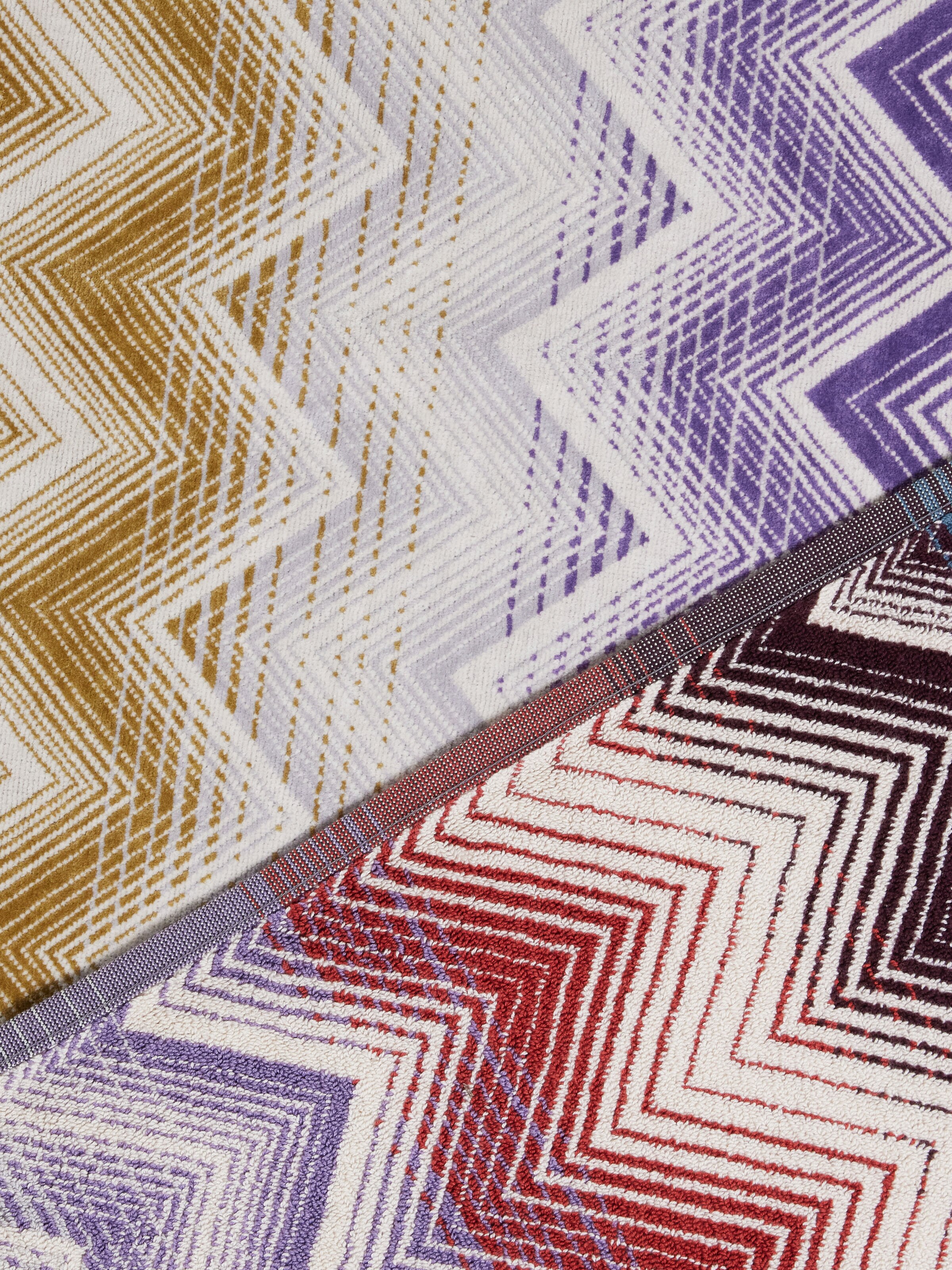 Badmatte Marea aus 100% Baumwolle mit Chevron-Muster 70x160 cm, 1000 g/m², Mehrfarbig  - 2