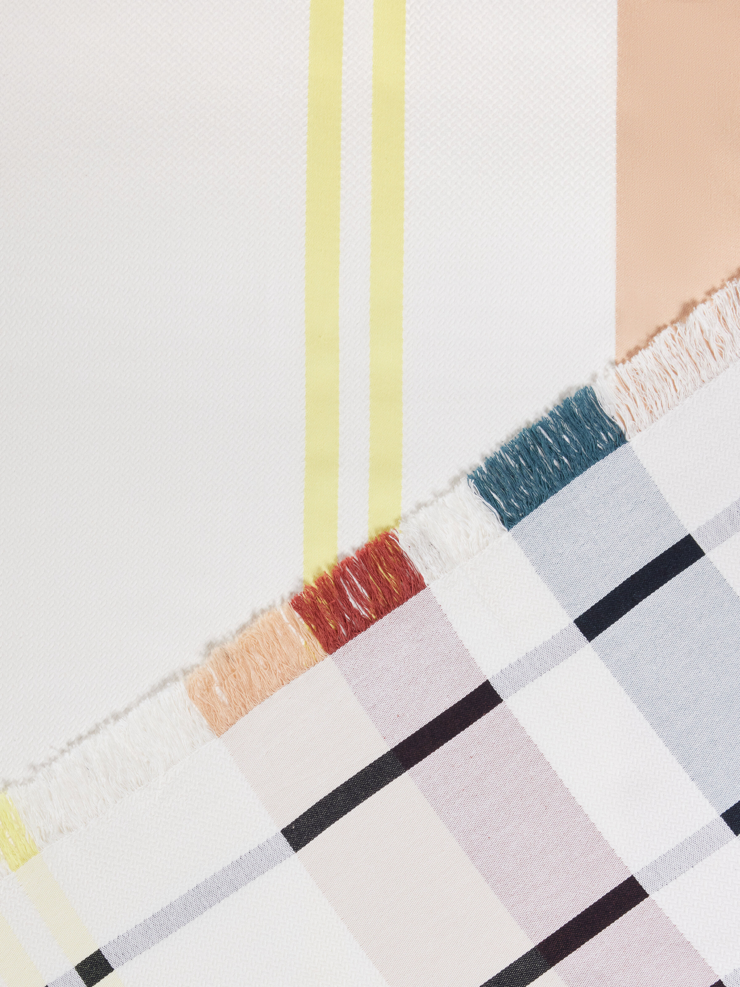 Fouta beach towel with tartan pattern and fringes 140x180 cm, Multicoloured  - 2