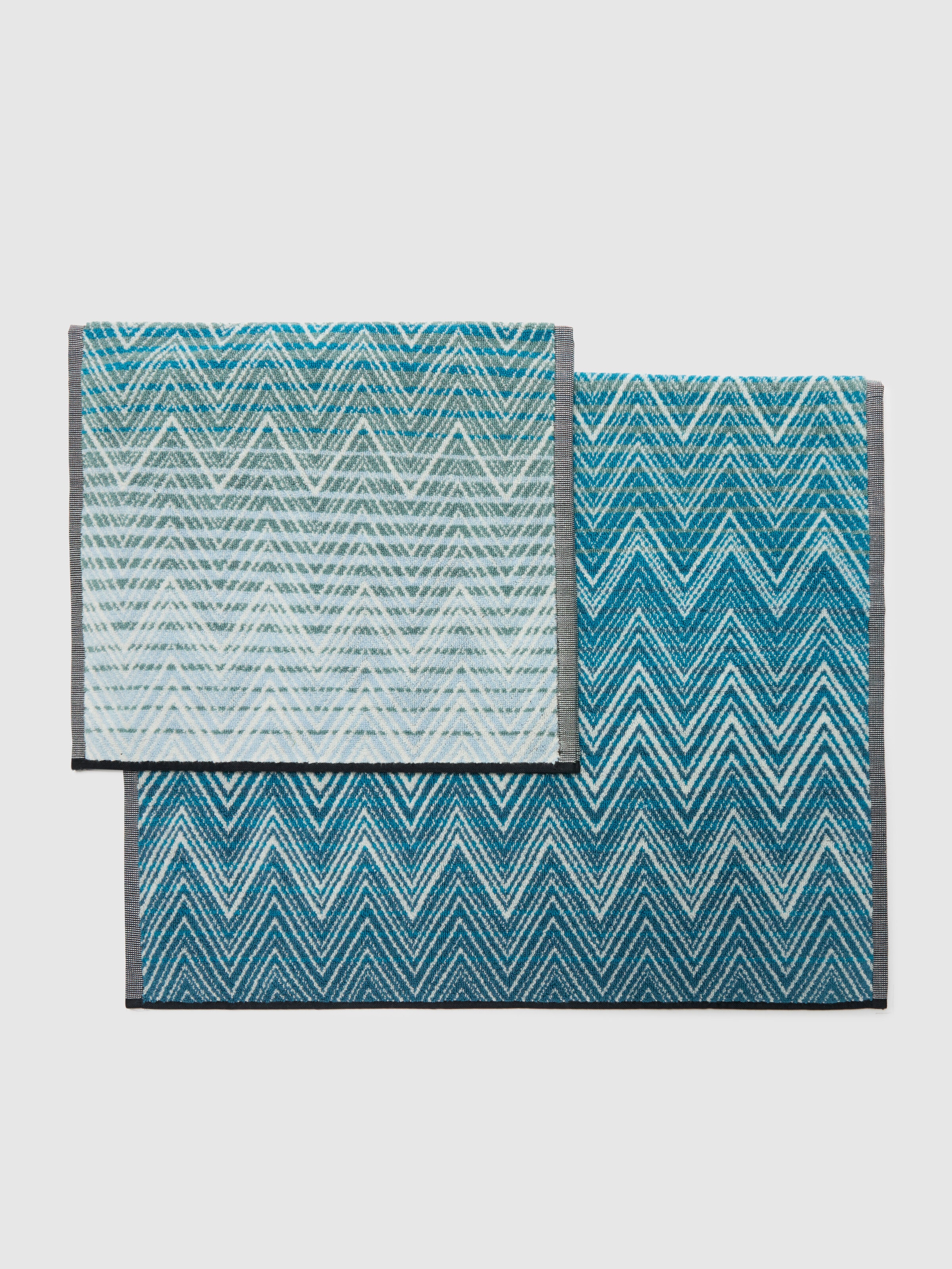 Juego de baño de dos piezas Stone 100% algodón con diseño Chevron, Azul Oscuro & Multicolor  - 1