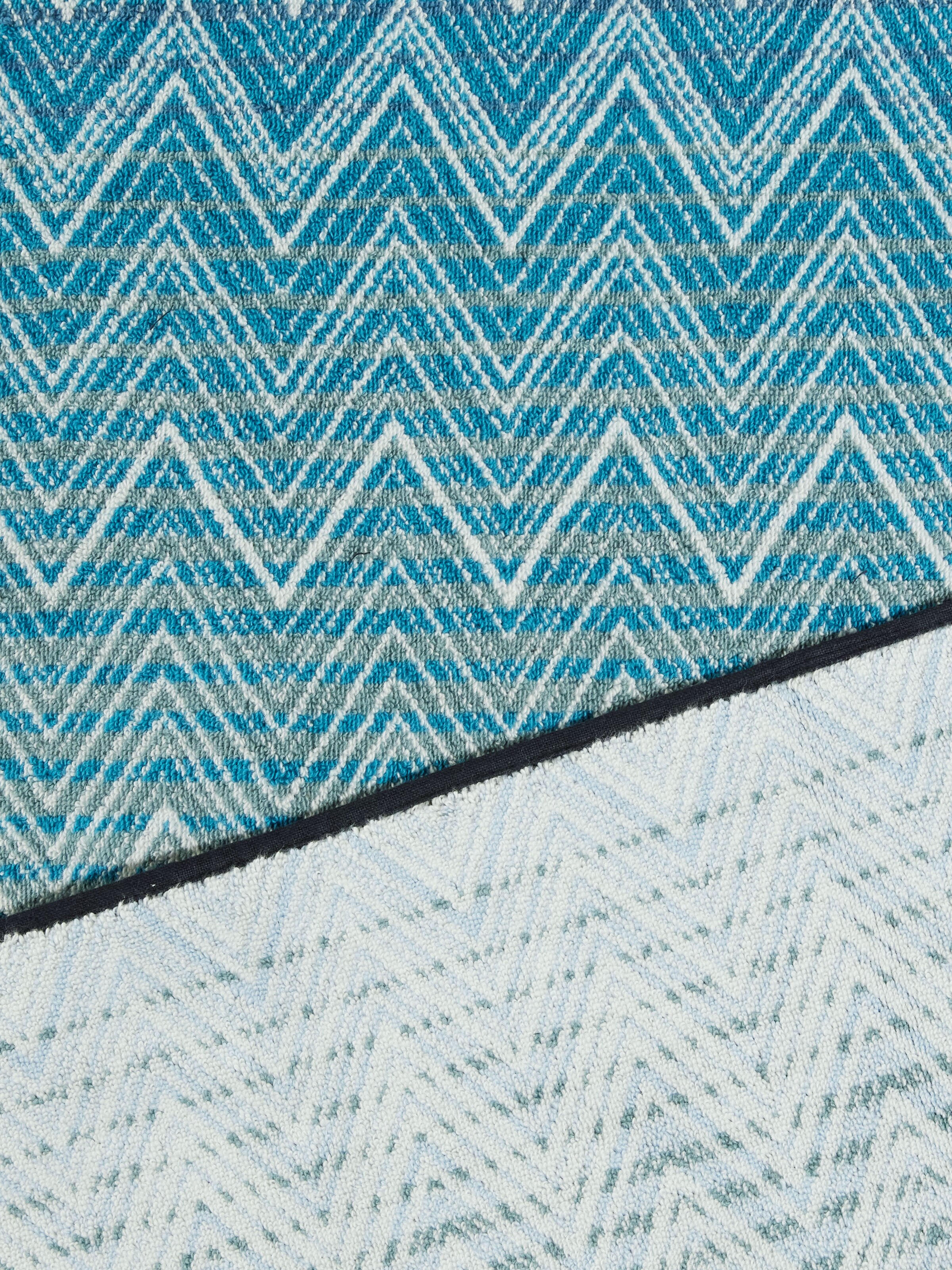 Juego de baño de dos piezas Stone 100% algodón con diseño Chevron, Azul Oscuro & Multicolor  - 2