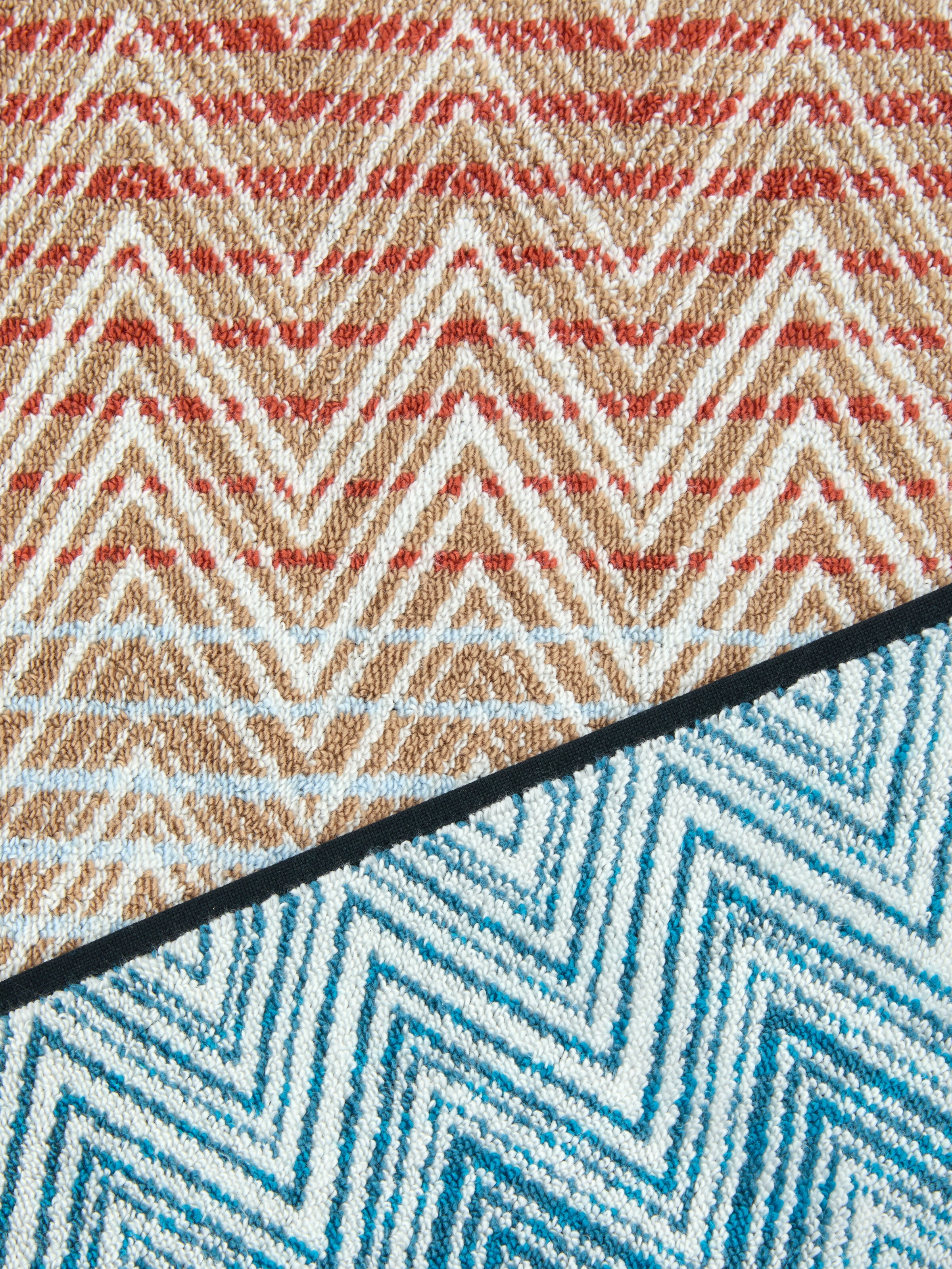 Stone Beach Towel 100% cotton 180x100 cm with chevron and horizontal stripes pattern, Multicoloured  - 2