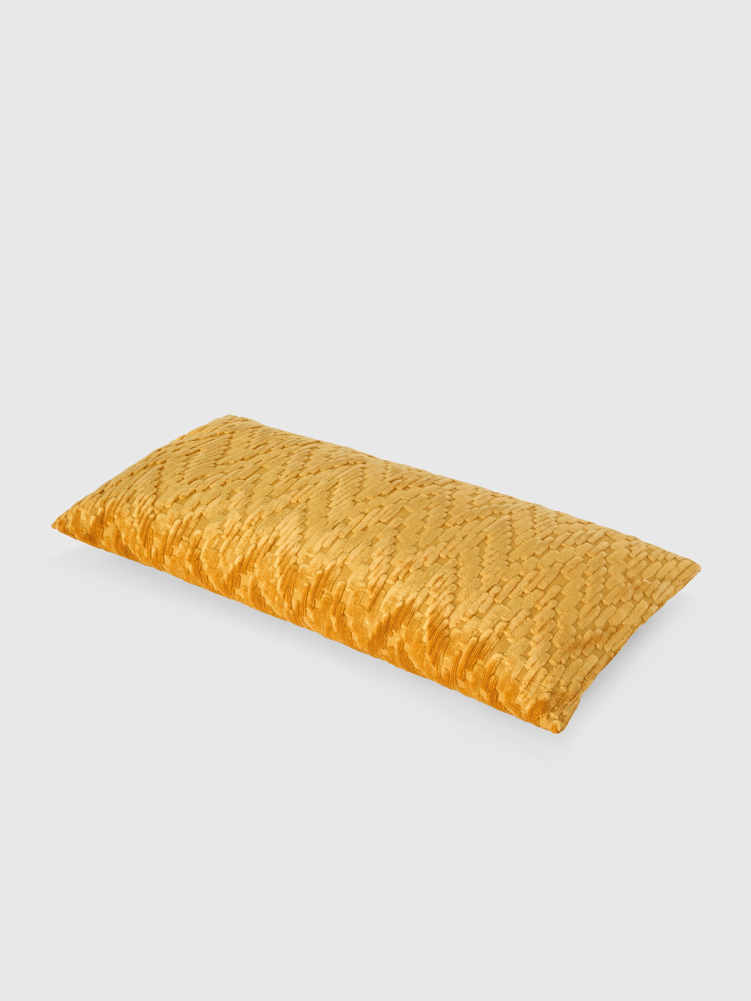 Fossile Indoor Cushion 30x60 cm with chevron pattern, Gold - 1