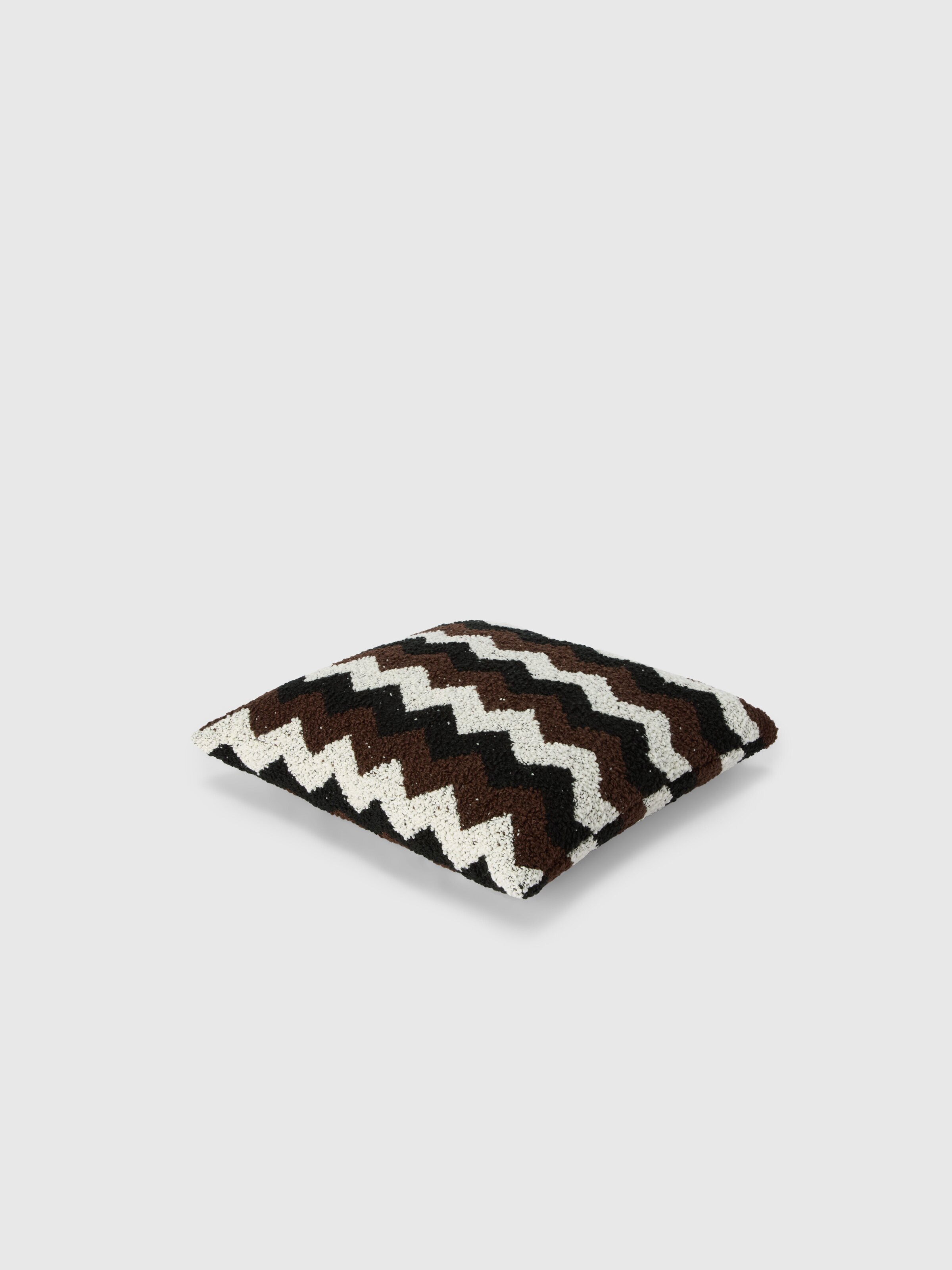 Riccio Indoor Cushion 40x40 cm with chevron pattern, Black & White - 1