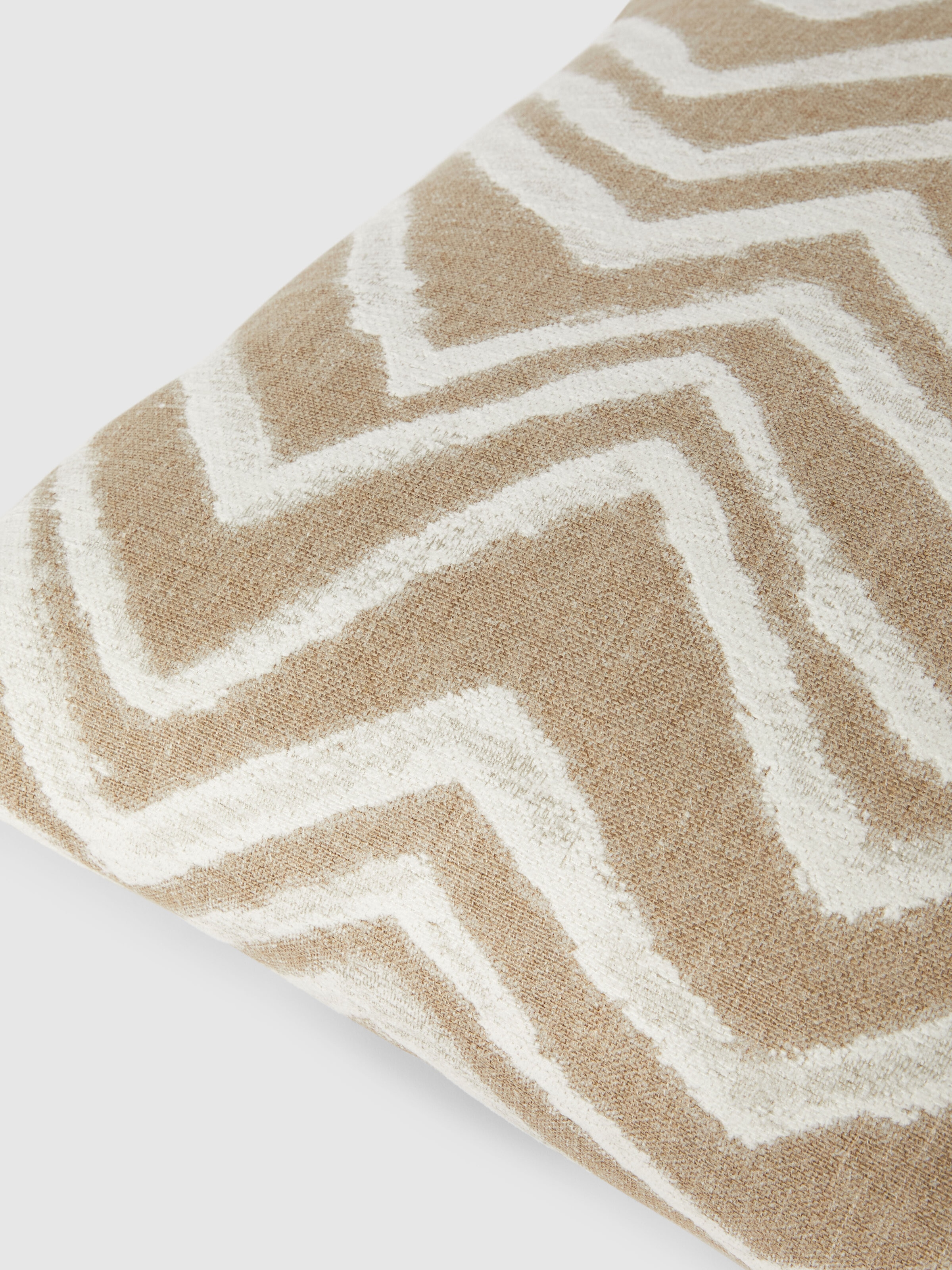 Graffiti Indoor Cushion 60x60 cm with chevron pattern, Beige - 2