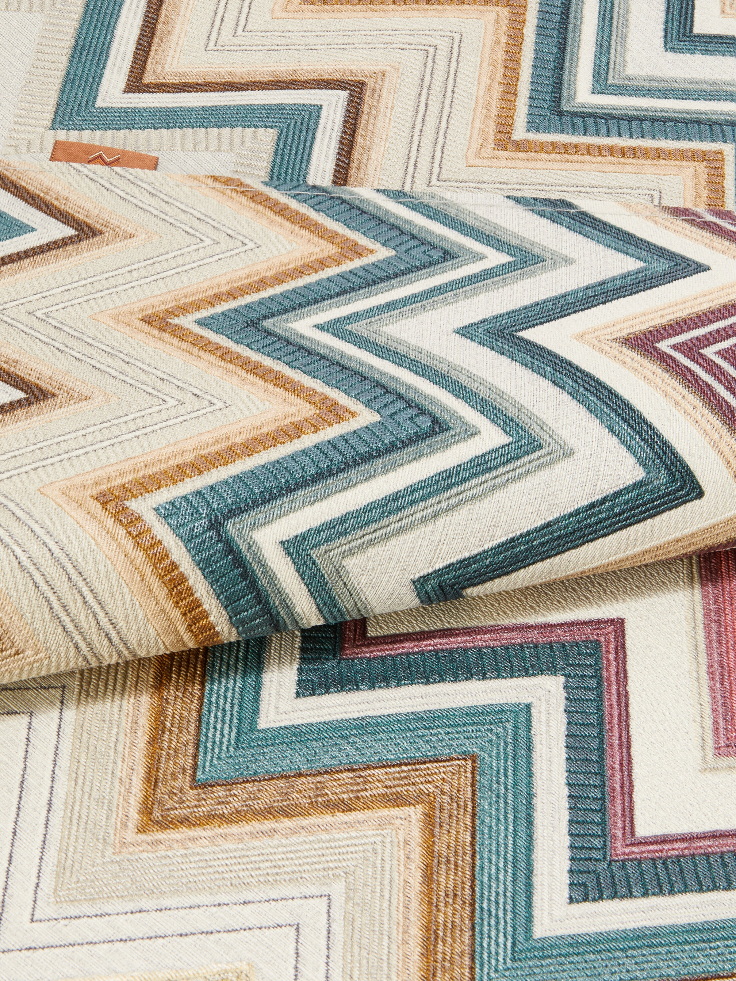 Set of two Happy Zig Zag placemats 35x48 cm with zig zag pattern, Multicoloured  - 1