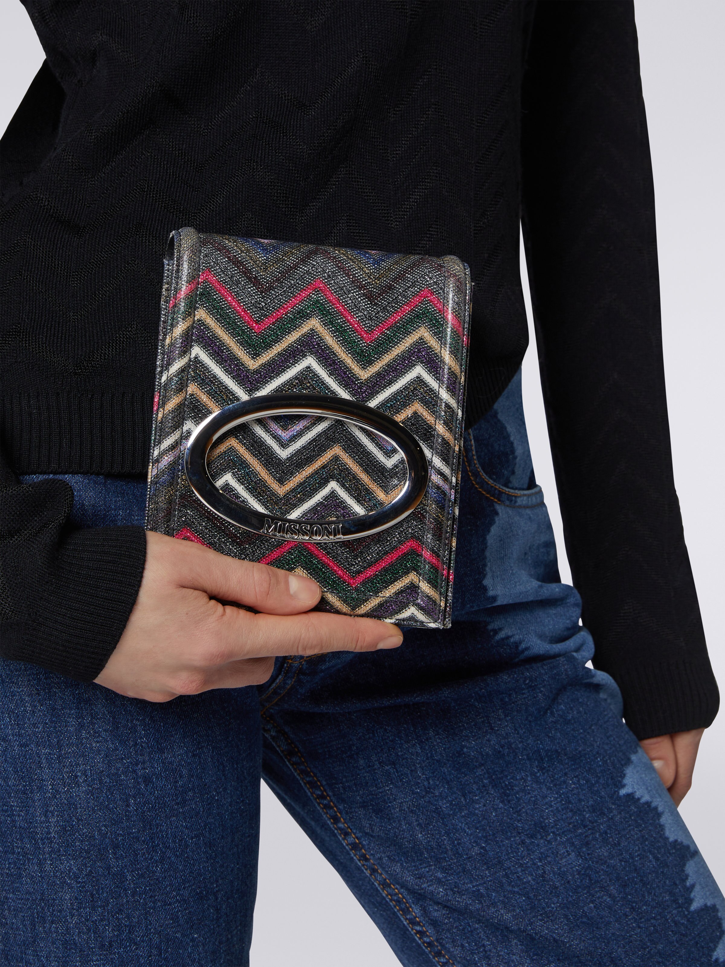 Borsa a tracolla in viscosa lamé zig zag, Multicolore  - 5
