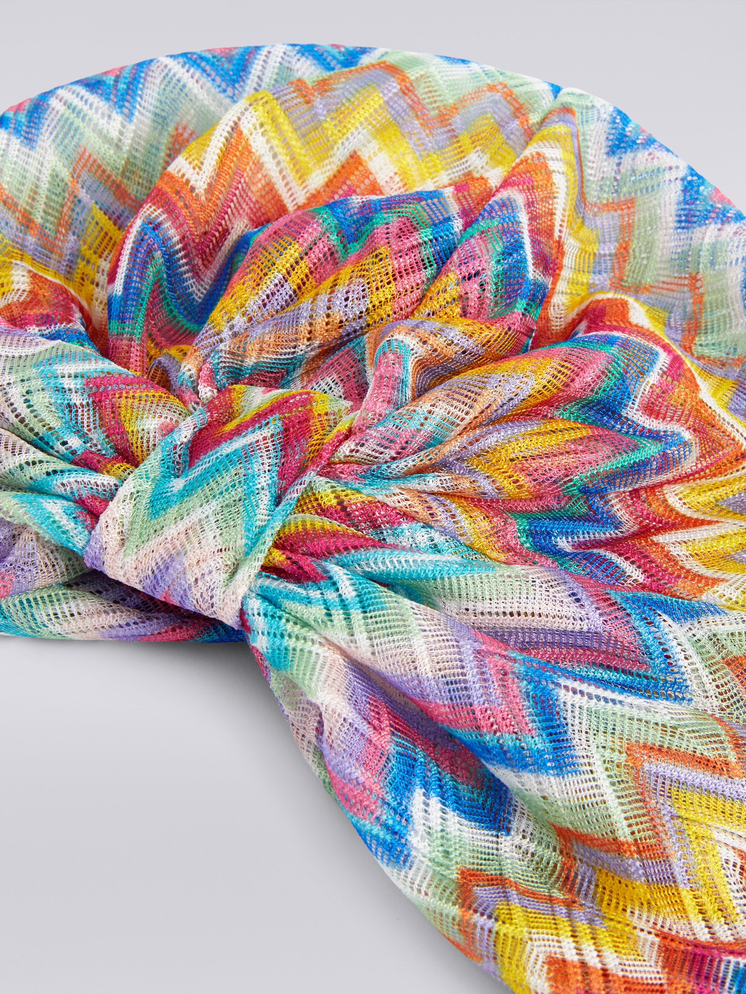 Turbante con estampado en zigzag, Multicolor  - 1
