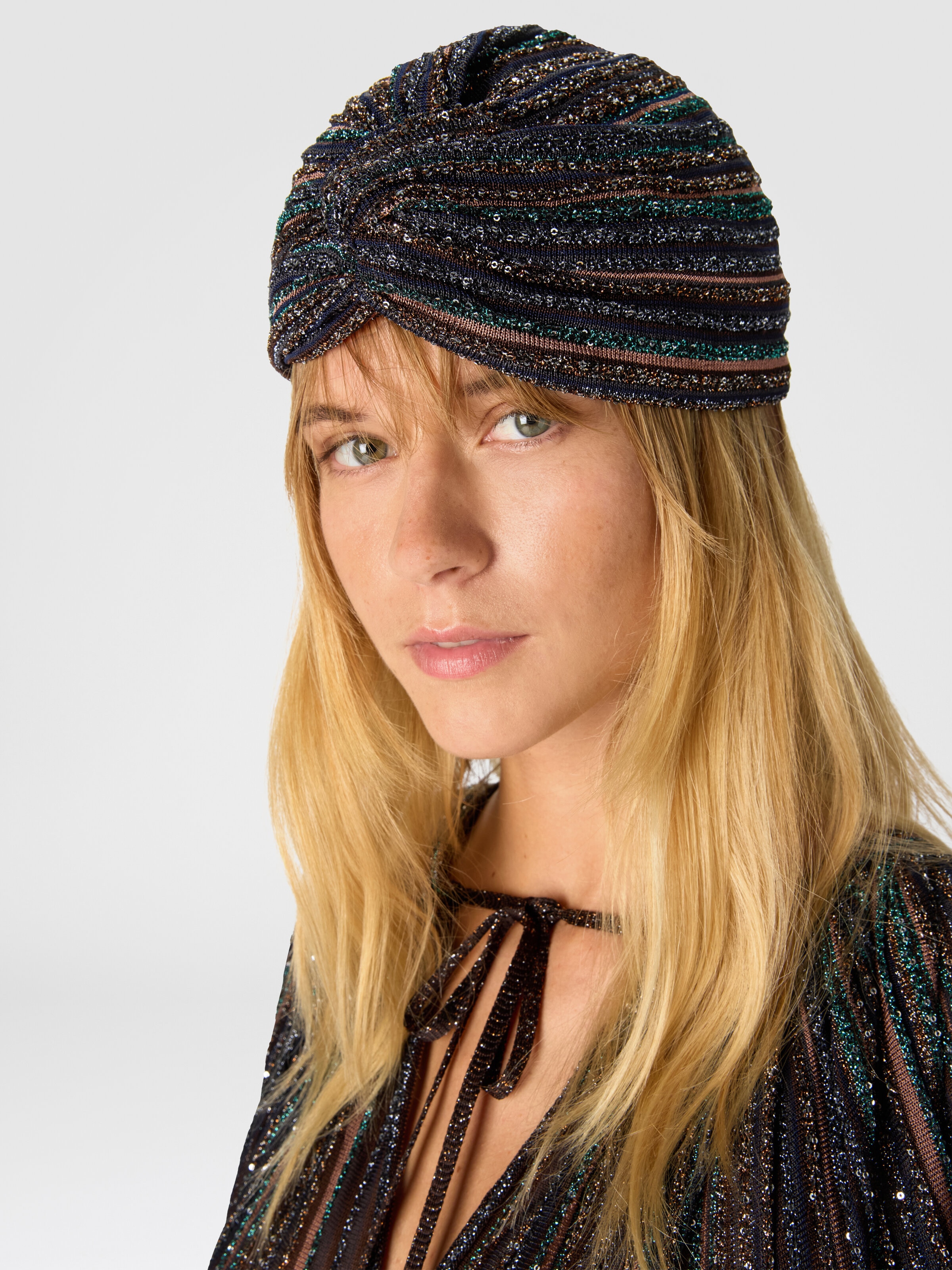 Turbante acanalado de viscosa lamé con lentejuelas, Marròn - 2