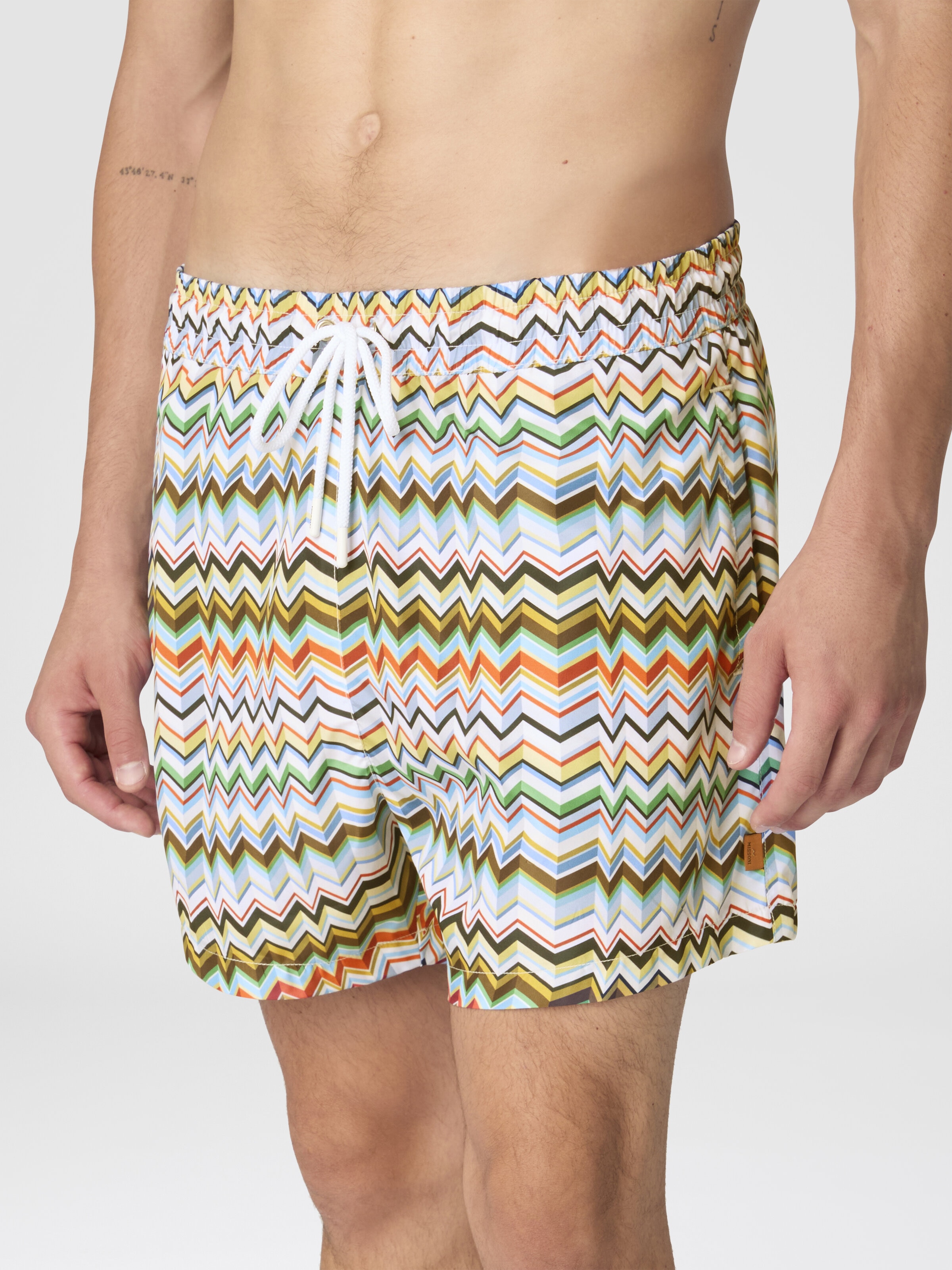 Mid-length swim shorts with irregular zigzag print, Multicoloured  - 4