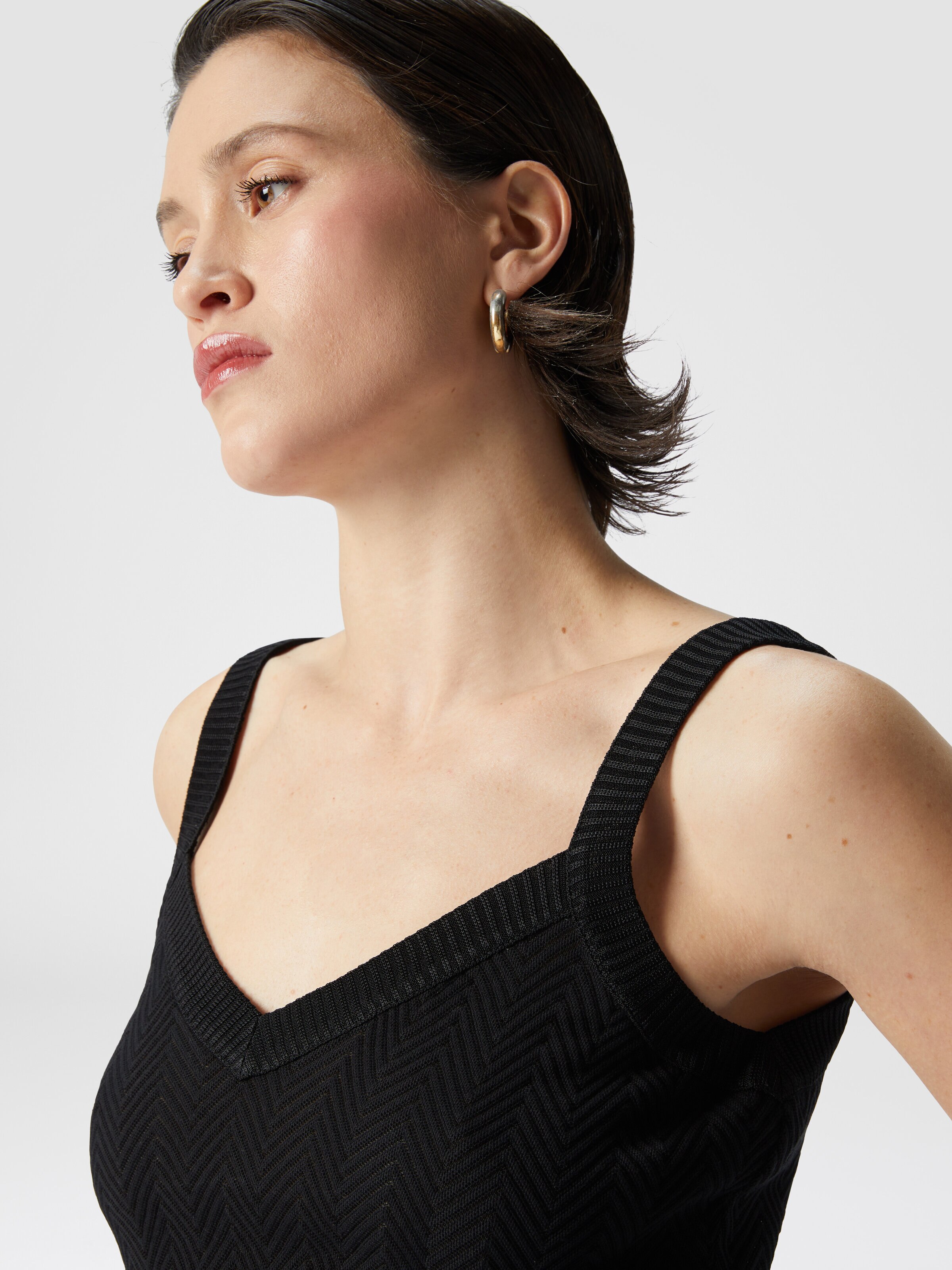Camisetas de tirantes de algodón y viscosa en zigzag tono sobre tono, Negro - 4
