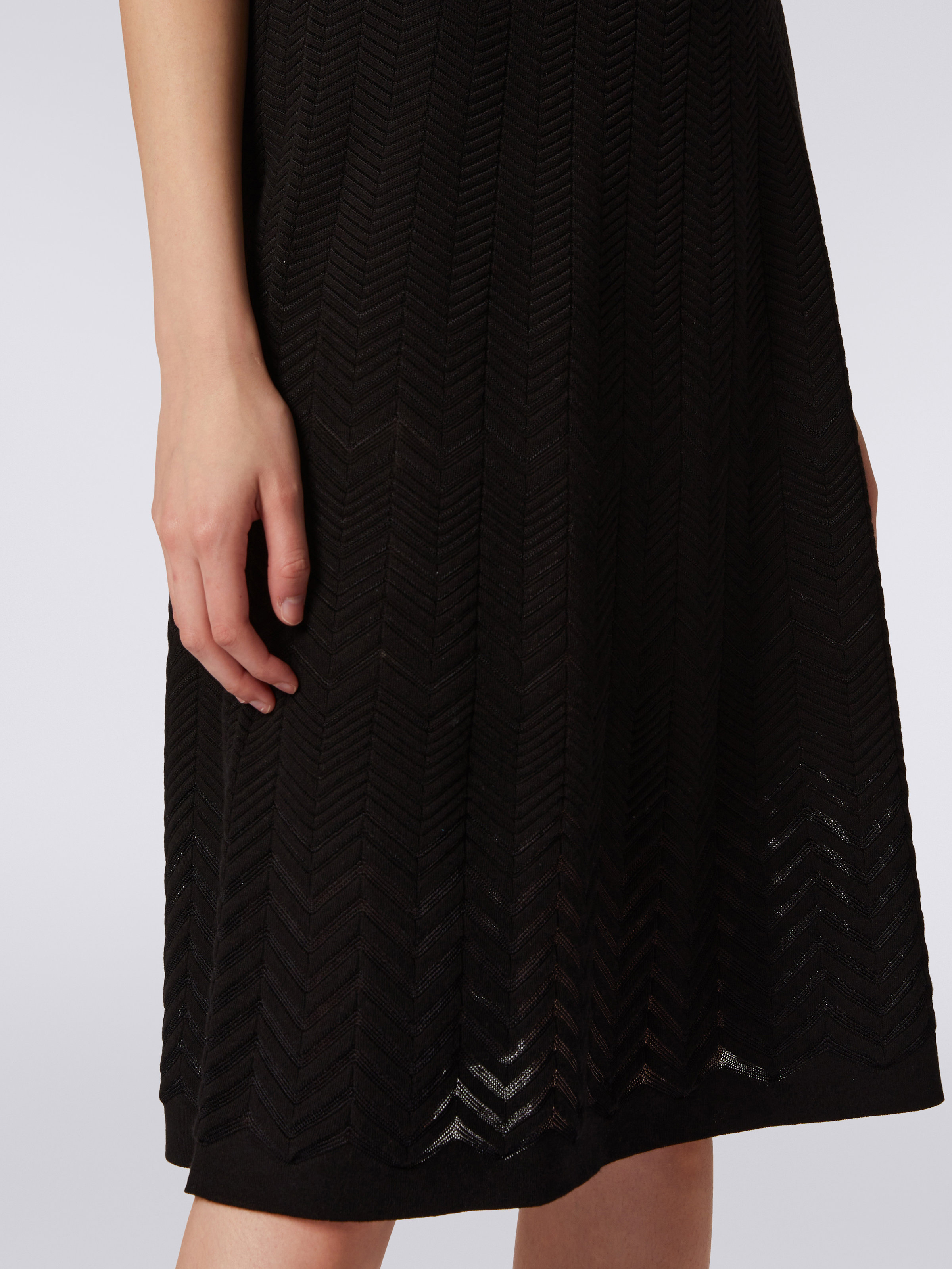 Falda longuette de lana con zigzag tono sobre tono, Negro    - 4