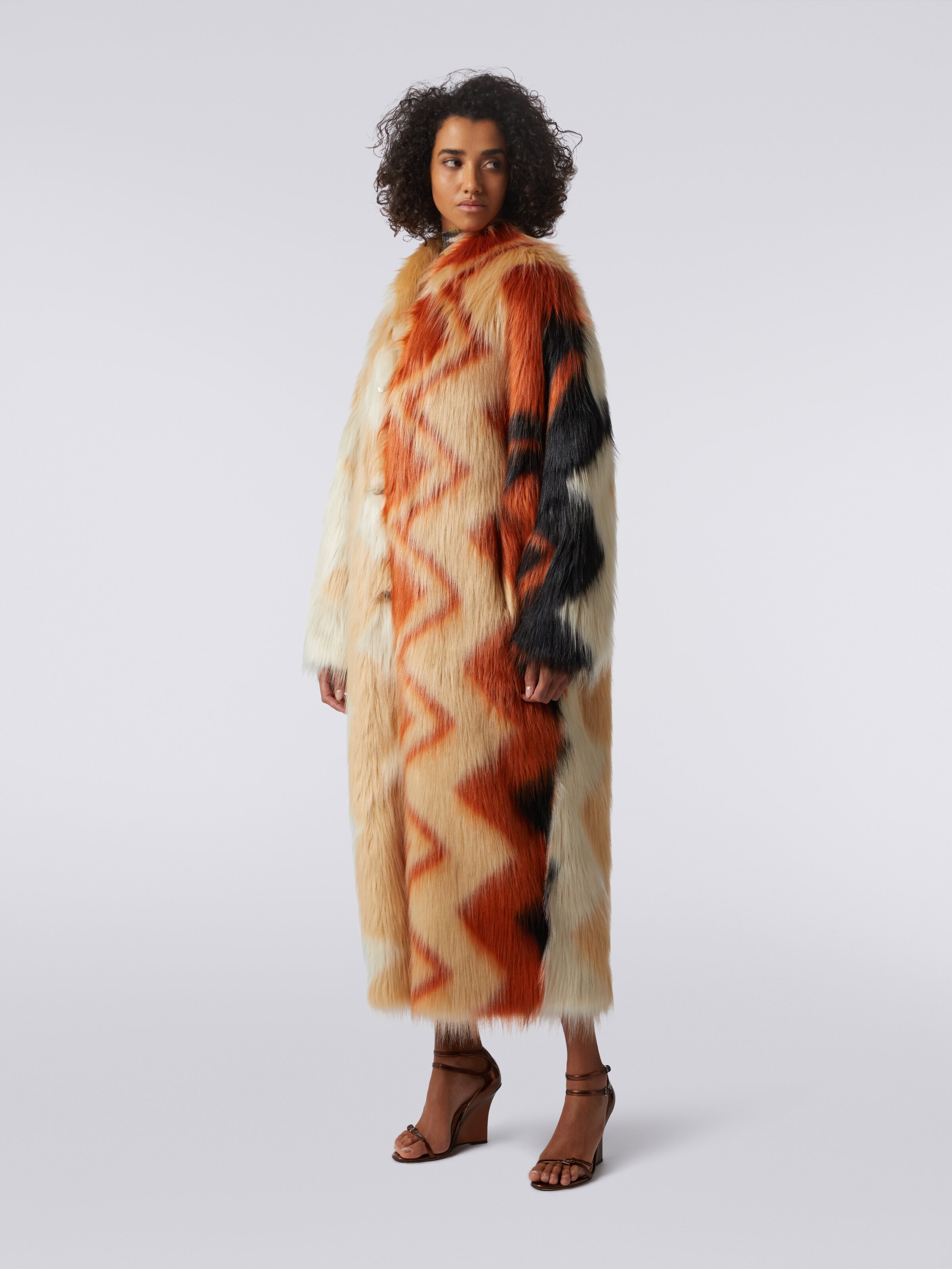 Long coat in faux fur with zigzag, Multicoloured  - 2