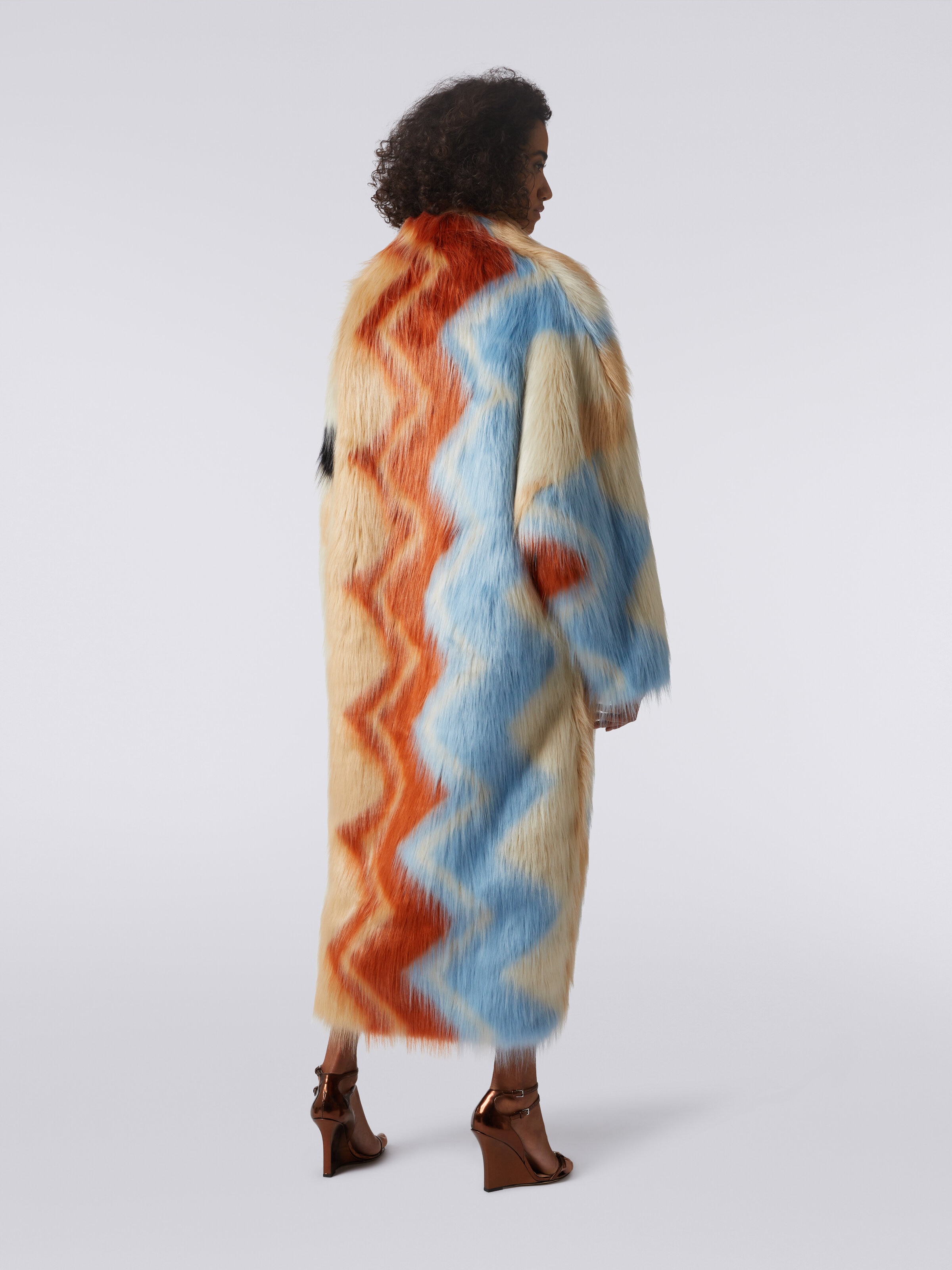 Long coat in faux fur with zigzag, Multicoloured  - 3