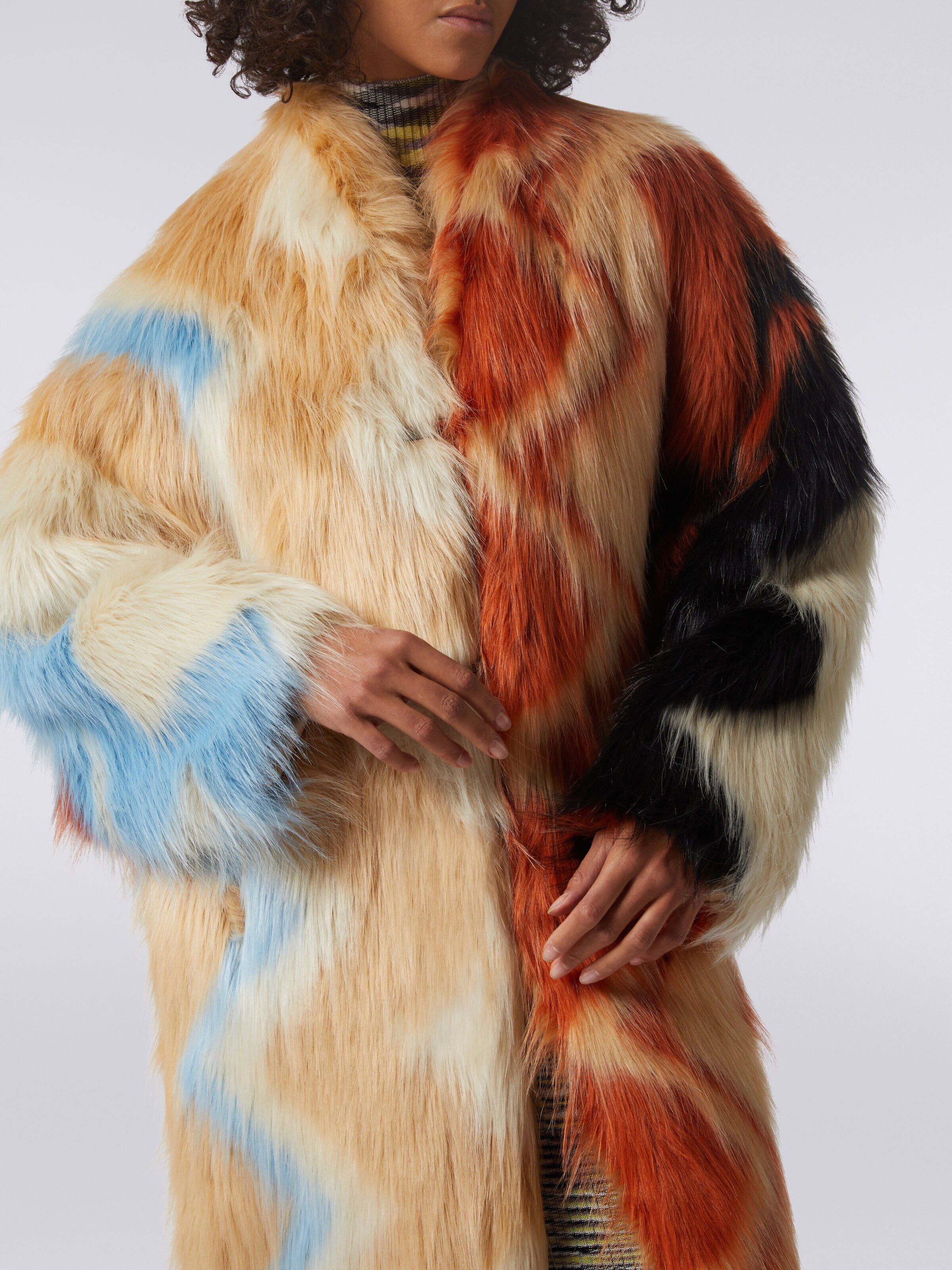 Long coat in faux fur with zigzag, Multicoloured  - 4