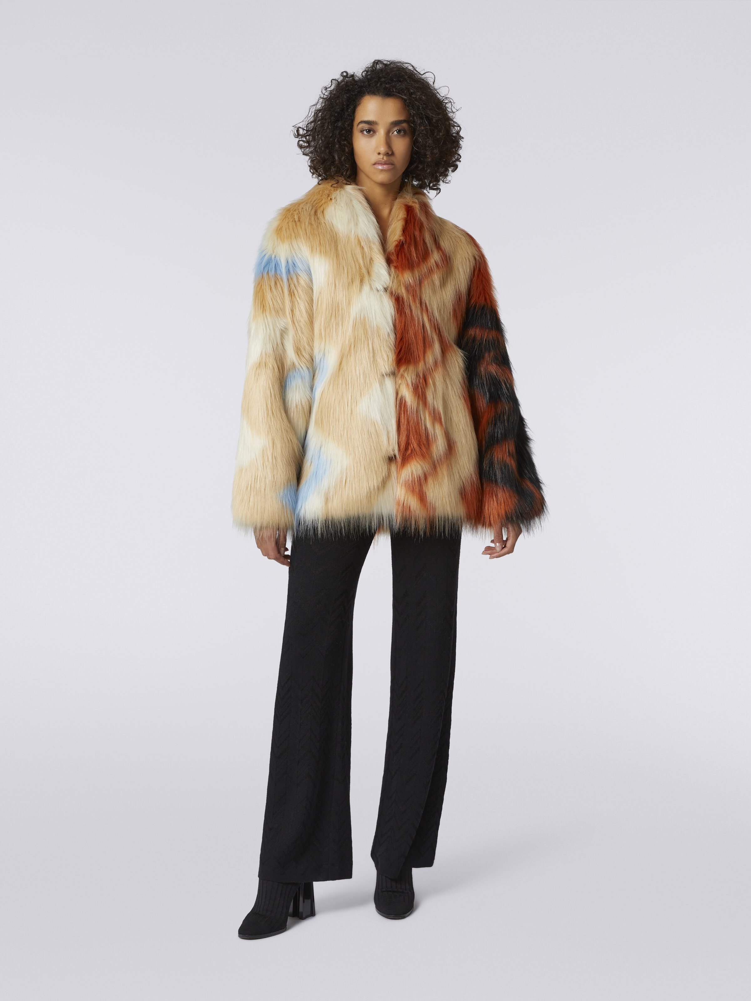 Short coat in faux fur with zigzag, Multicoloured  - 1