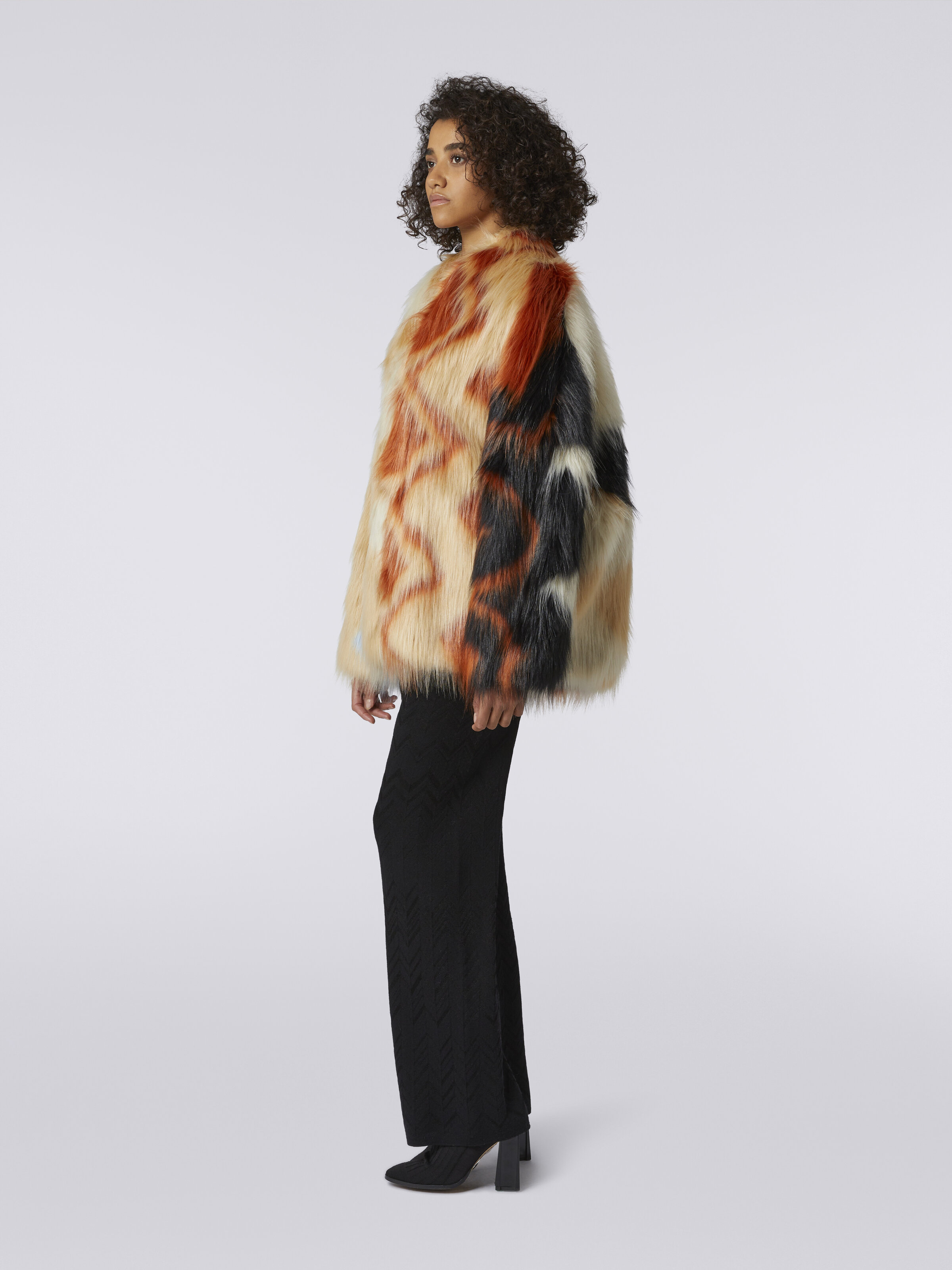 Short coat in faux fur with zigzag, Multicoloured  - 2
