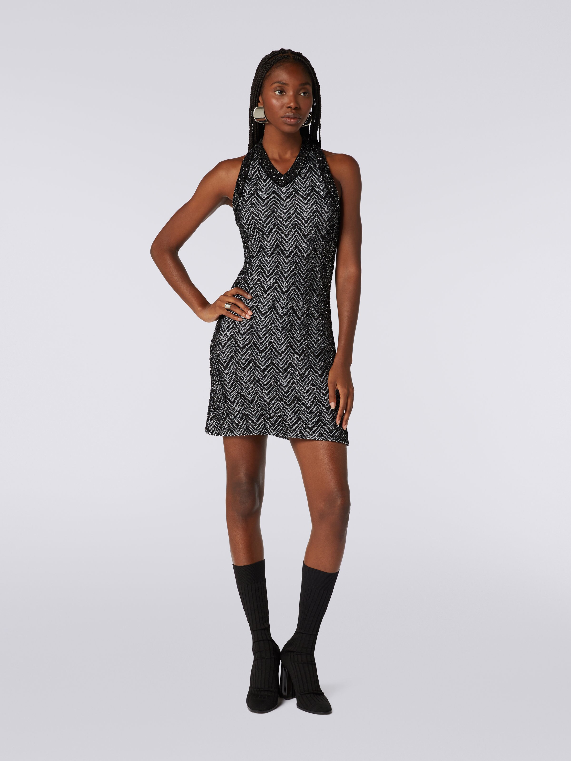Kleid aus Baumwollmischgewebe mit Chevronmuster und Pailletten, Schwarz    - 1