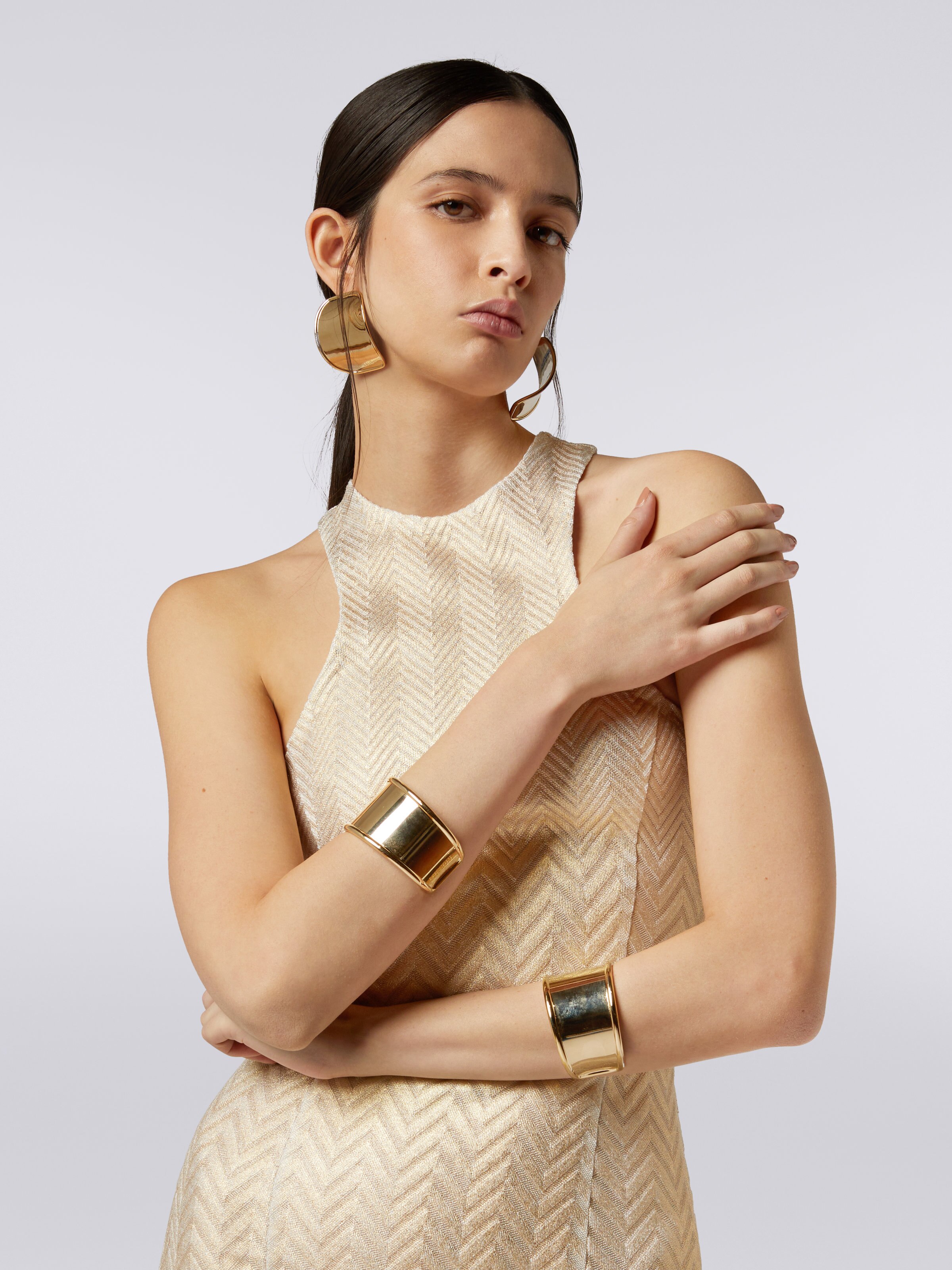 Langes Neckholder-Kleid aus Baumwolle und Viskose mit Chevronmuster, Gold - 4