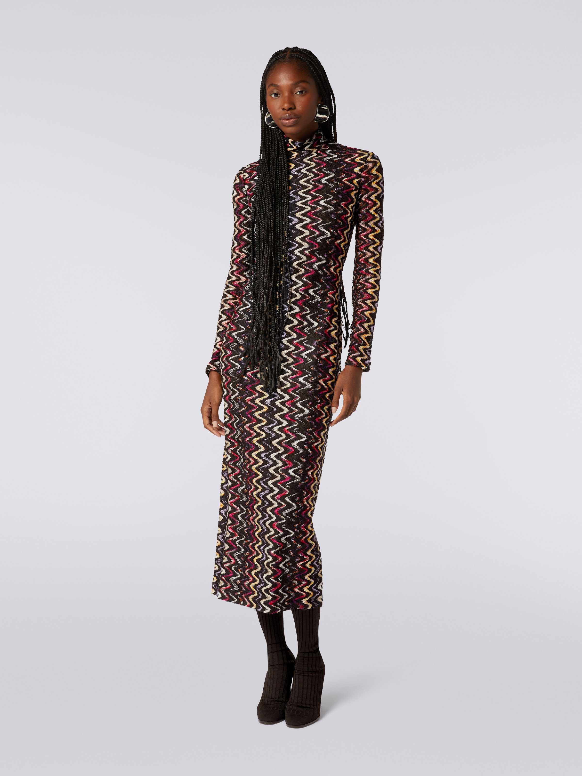 Langes Kleid aus Wolle und Viskose mit Raschelverarbeitung und Zickzackmuster, Mehrfarbig  - 1