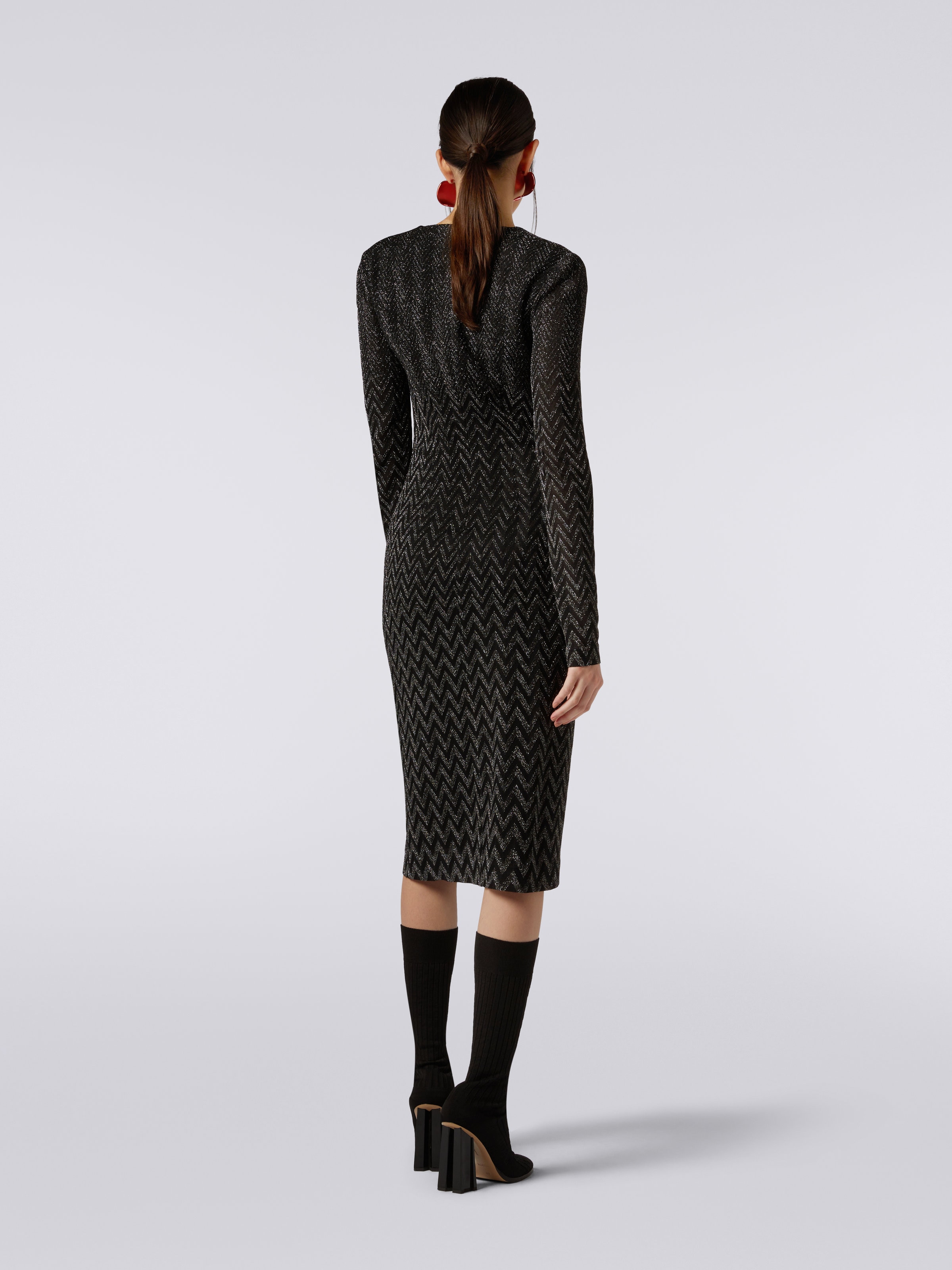 Abito midi con scollatura squadrata in viscosa chevron con lurex, Nero    - 3