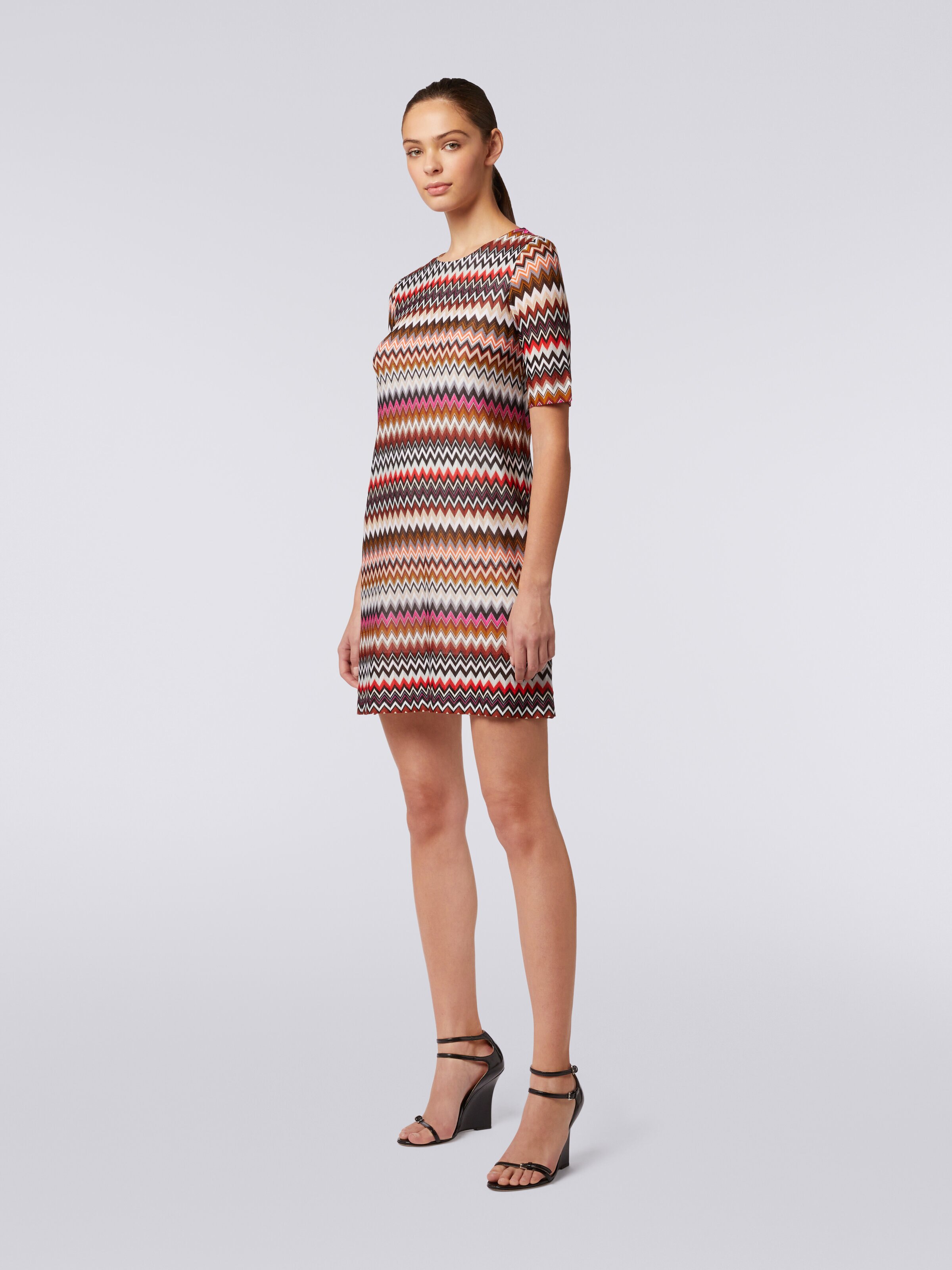 Short-sleeved viscose mini dress with zigzag pattern, Multicoloured  - 2