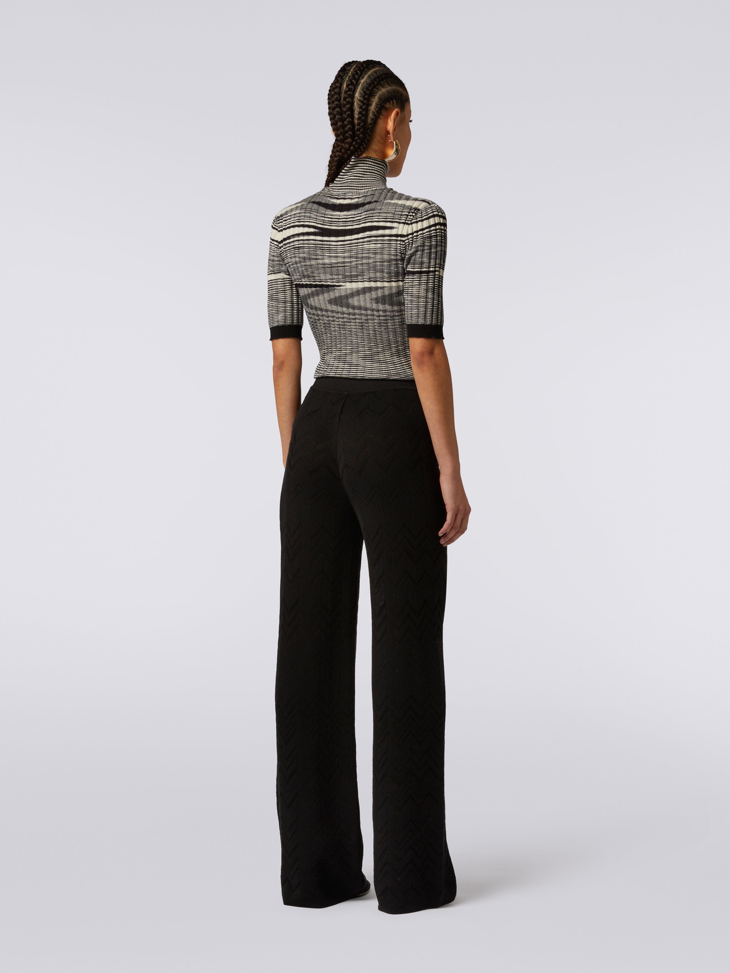 Pantalón acampanado de canalé inglés en lana y viscosa con motivo de espigas, Negro    - 3