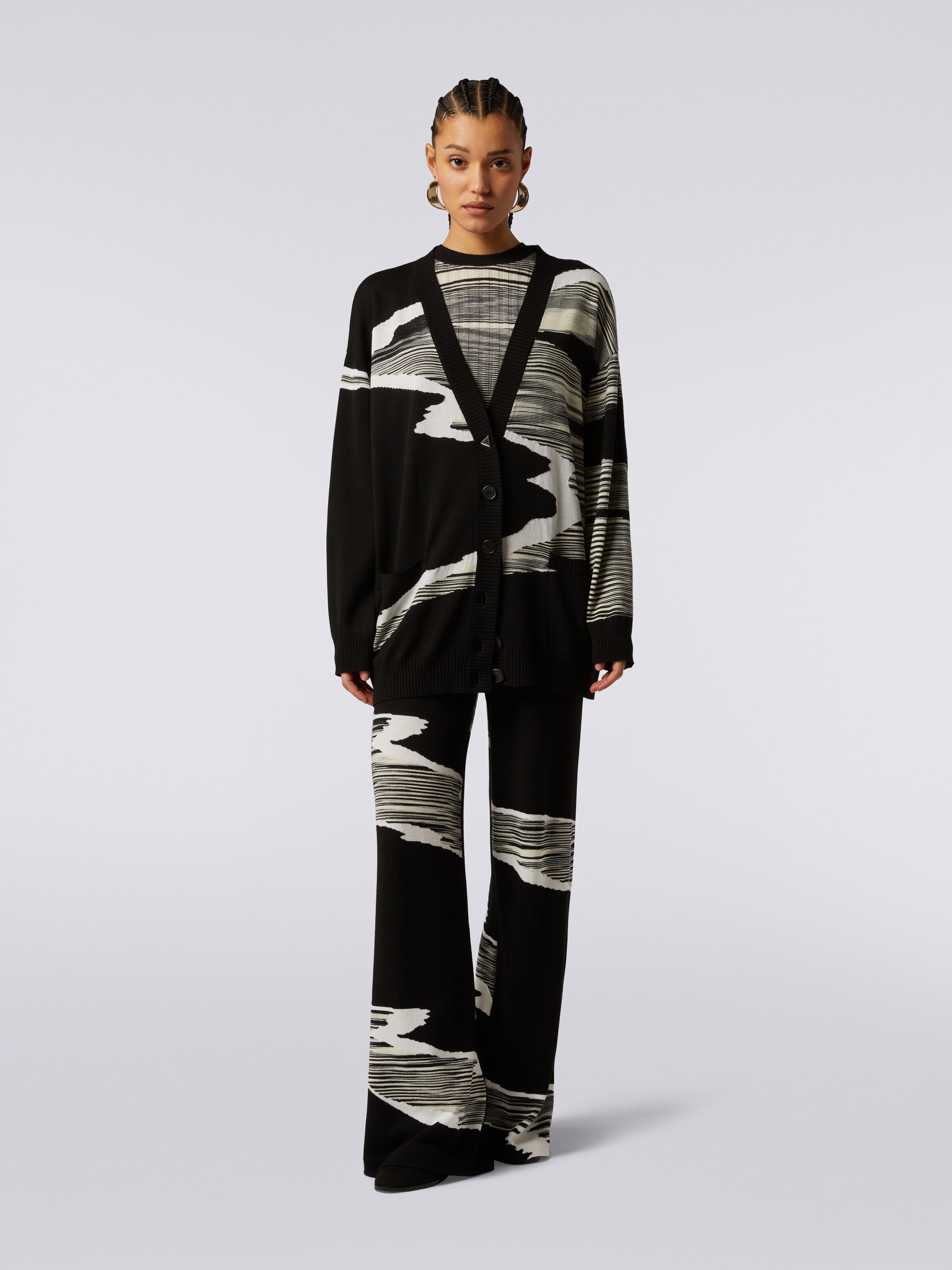 Strickjacke aus Wolle mit Intarsien, Weiß & Schwarz - 1