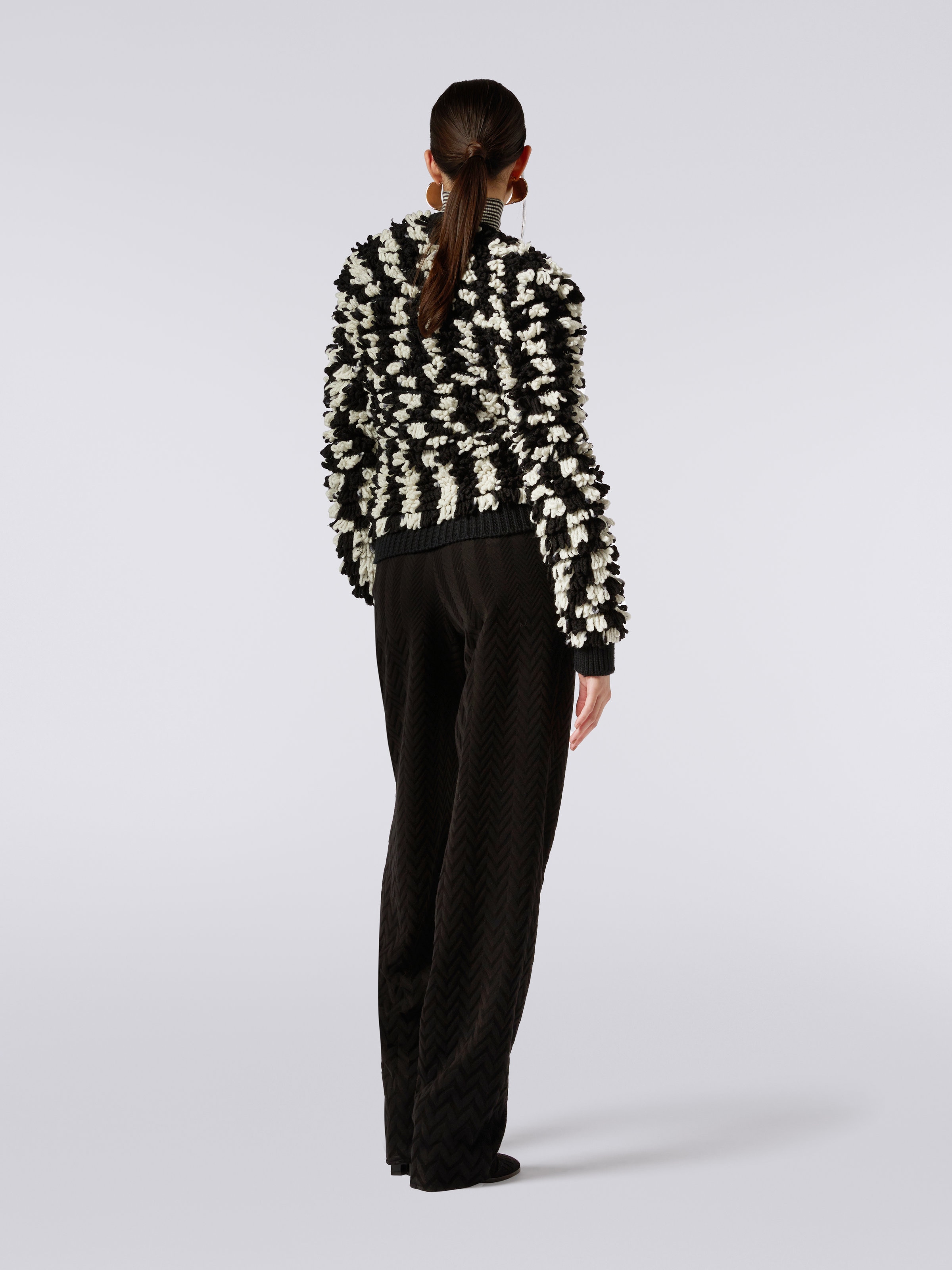 Cardigan aus Wolle in Felloptik mit Reißverschluss, Weiß & Schwarz - 3