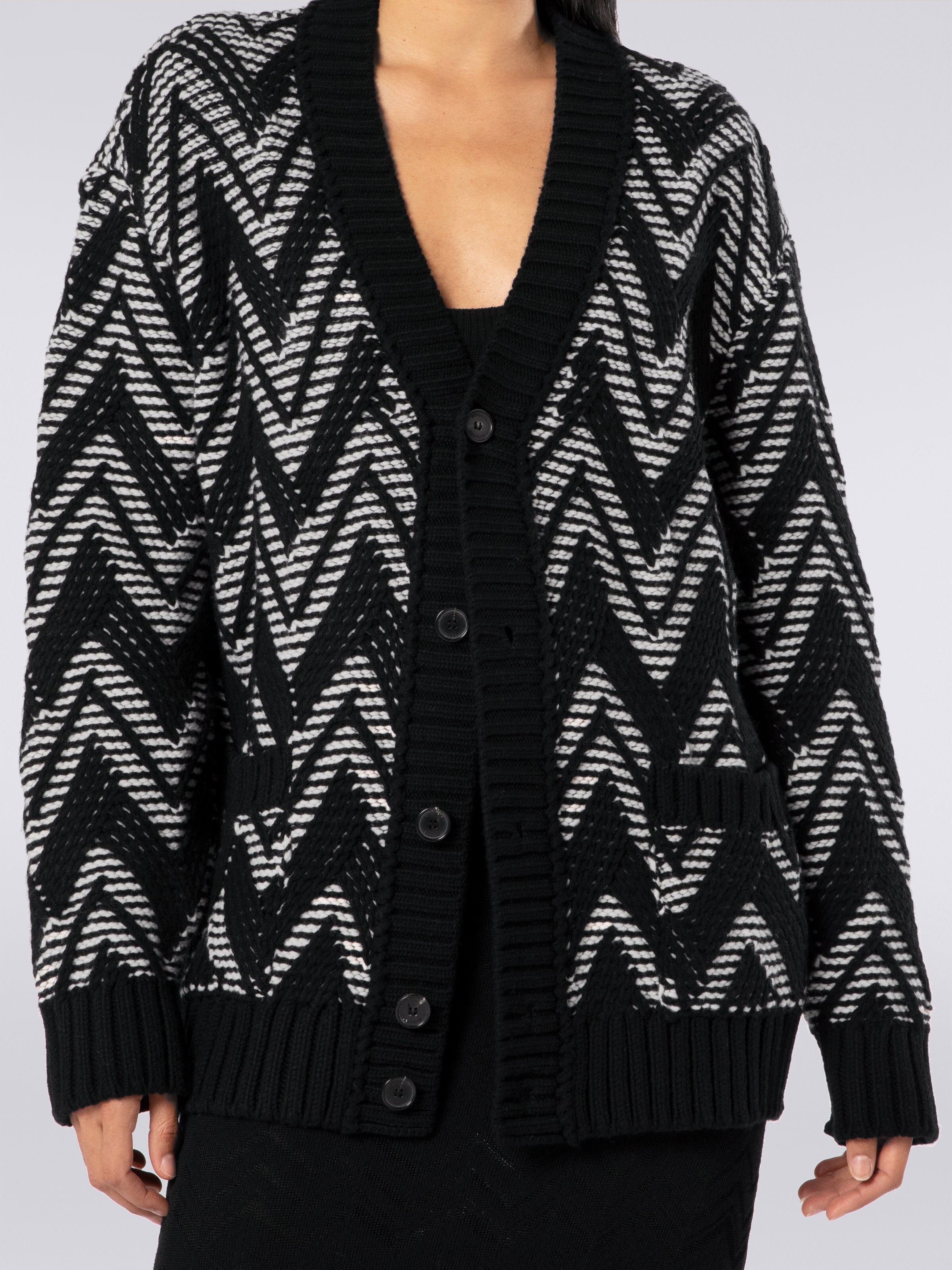 Wool cardigan with two-tone zigzag, Black & White - 4