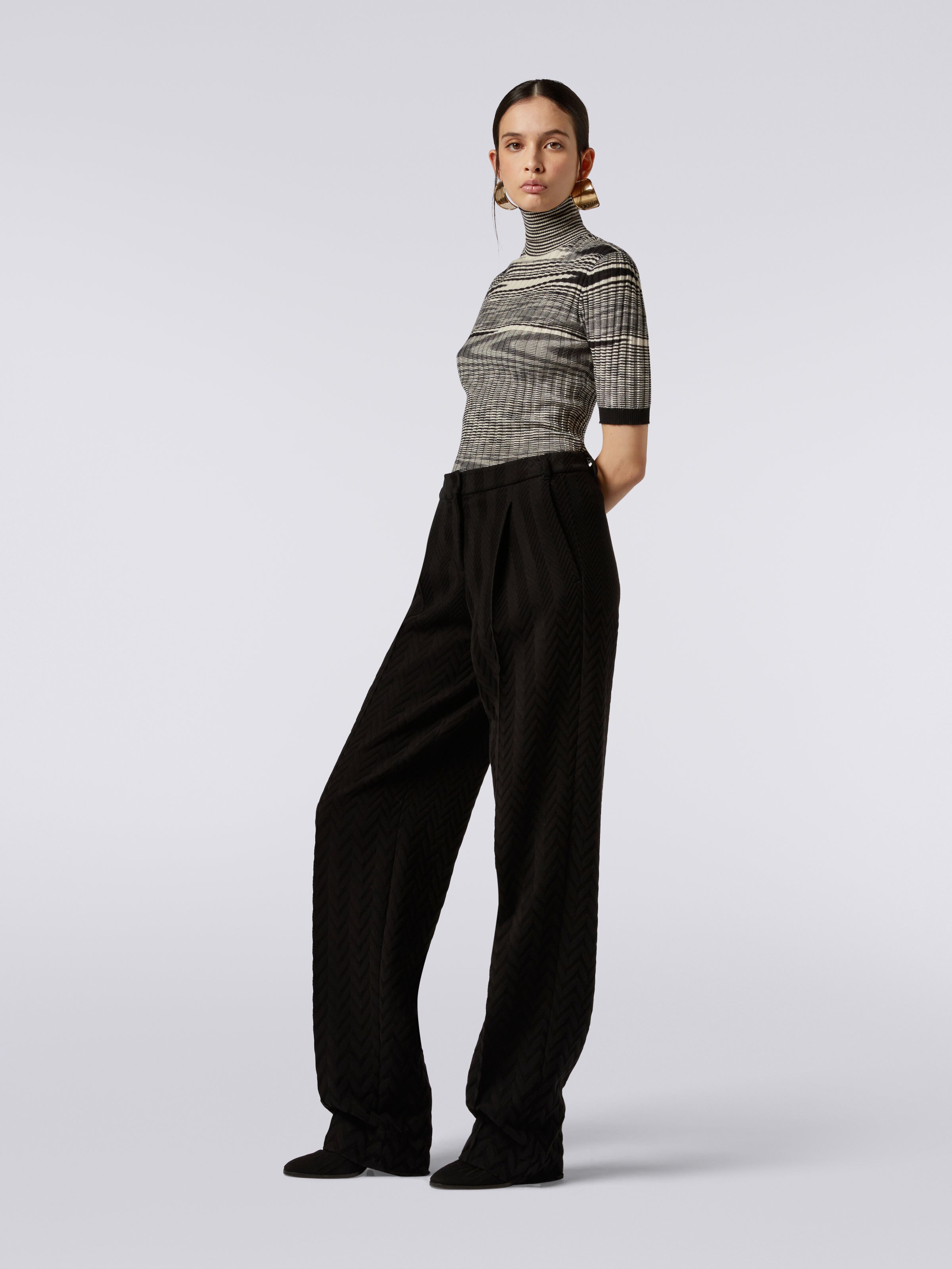 Ribbed high neck pullover in cashmere and silk , Black & White - 2