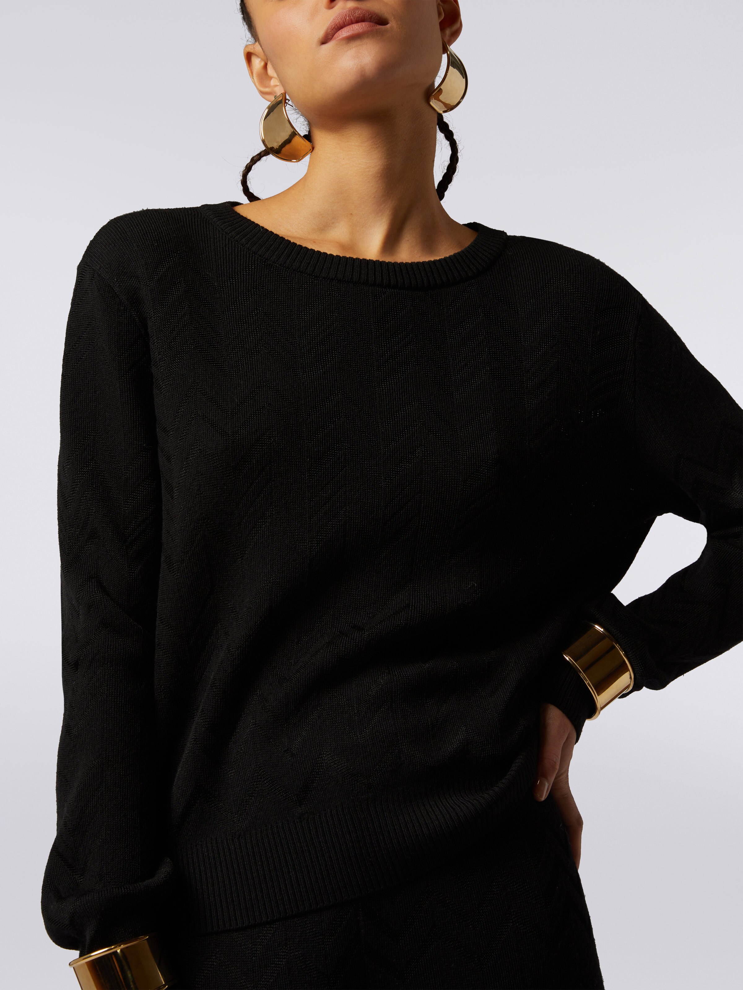 Pull à col rond en laine et viscose à chevrons, Noir    - 4