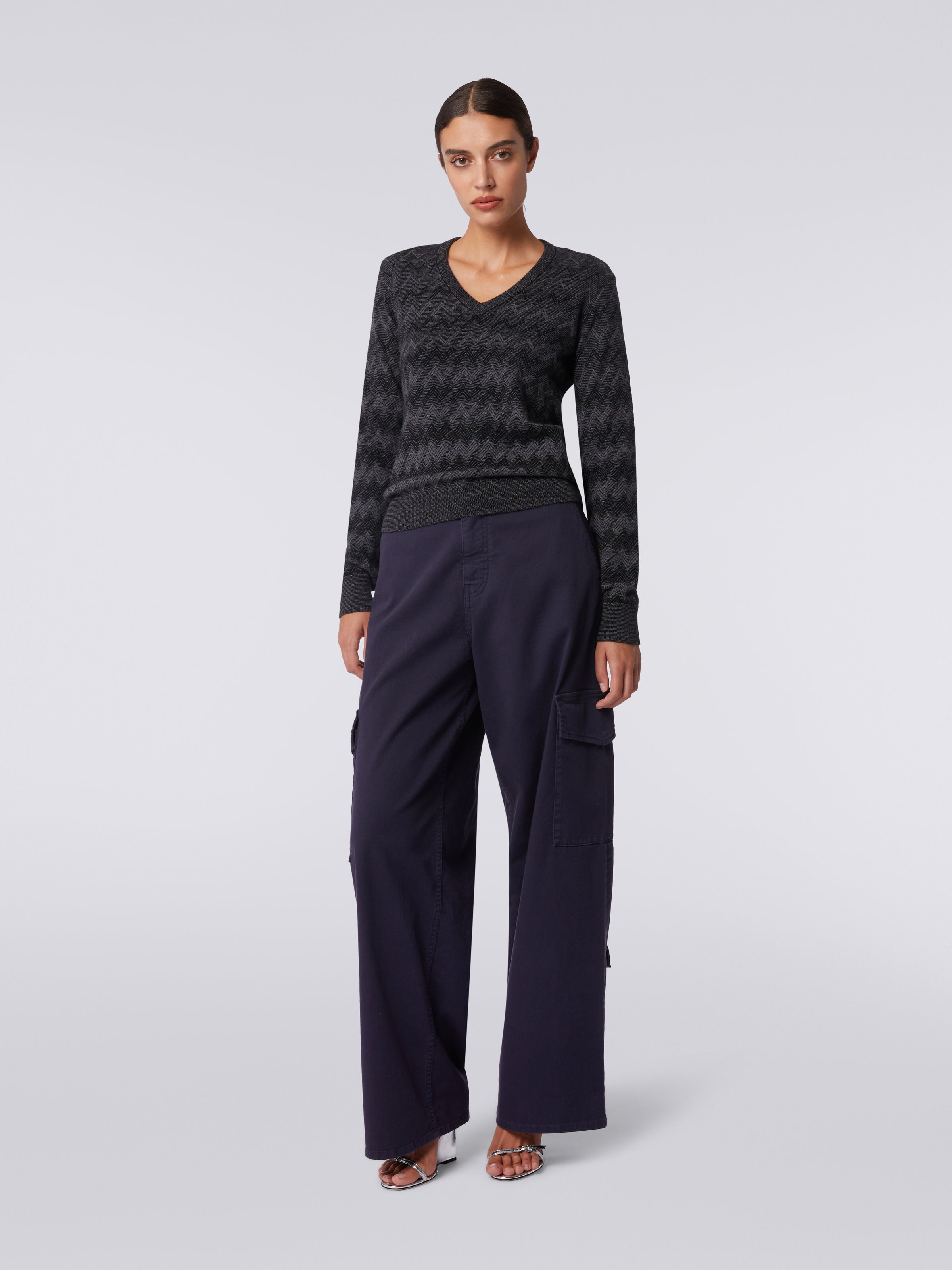 Cashmere V-neck sweater with zigzags, Black    - 1