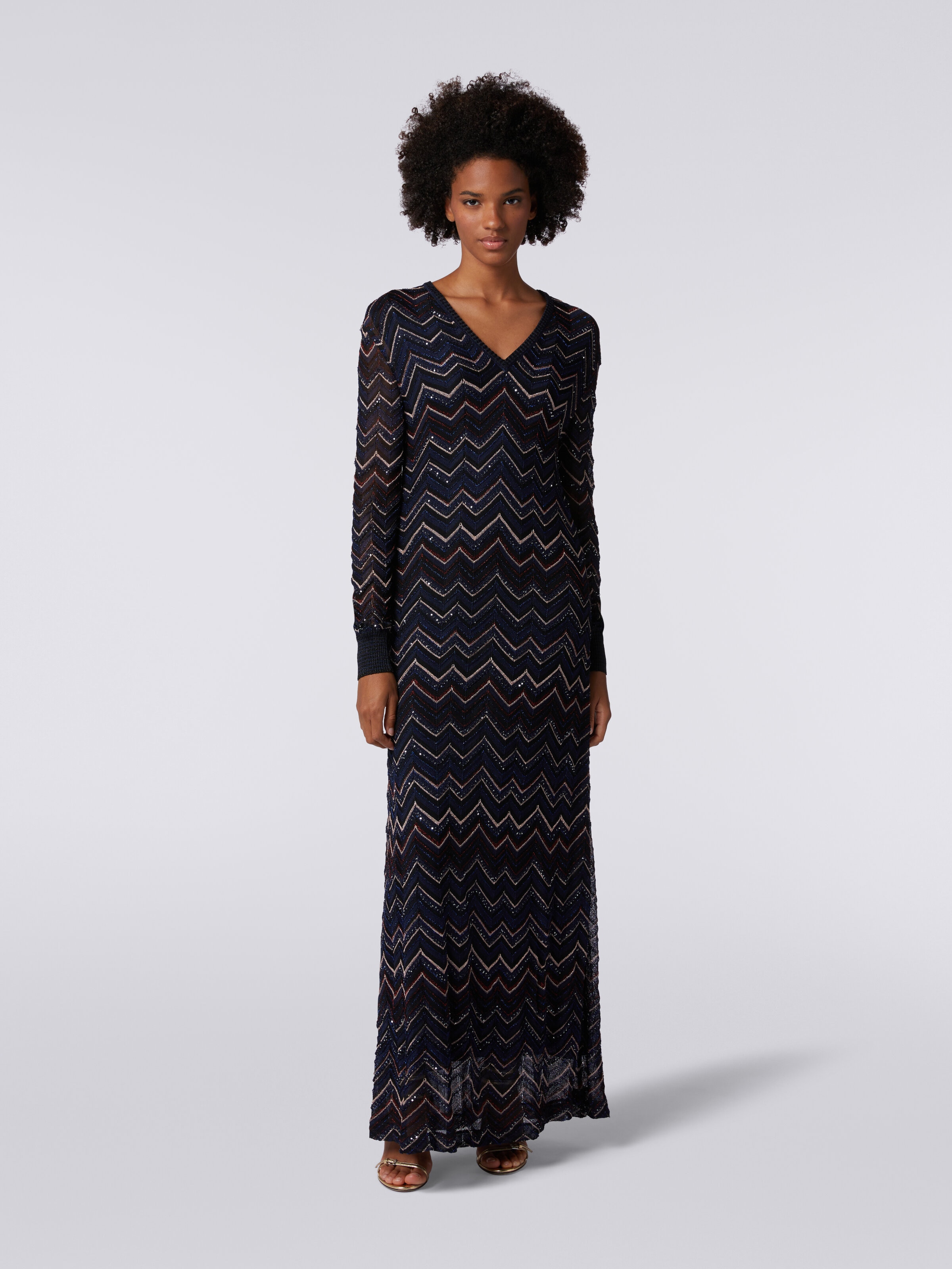 Abito lungo in maglia zig zag con scollatura a V e lurex, Multicolore  - 1