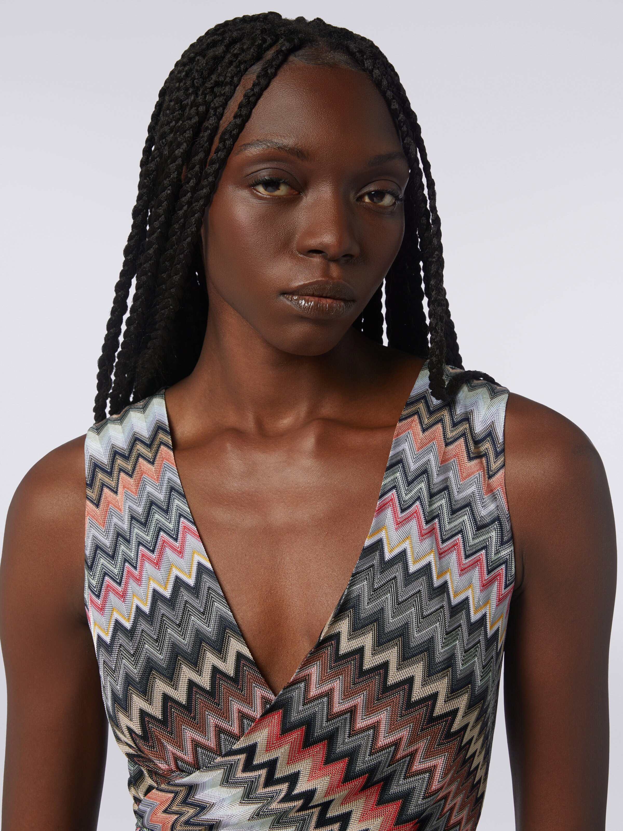 V-neck minidress in zigzag viscose and cotton, Multicoloured  - 4