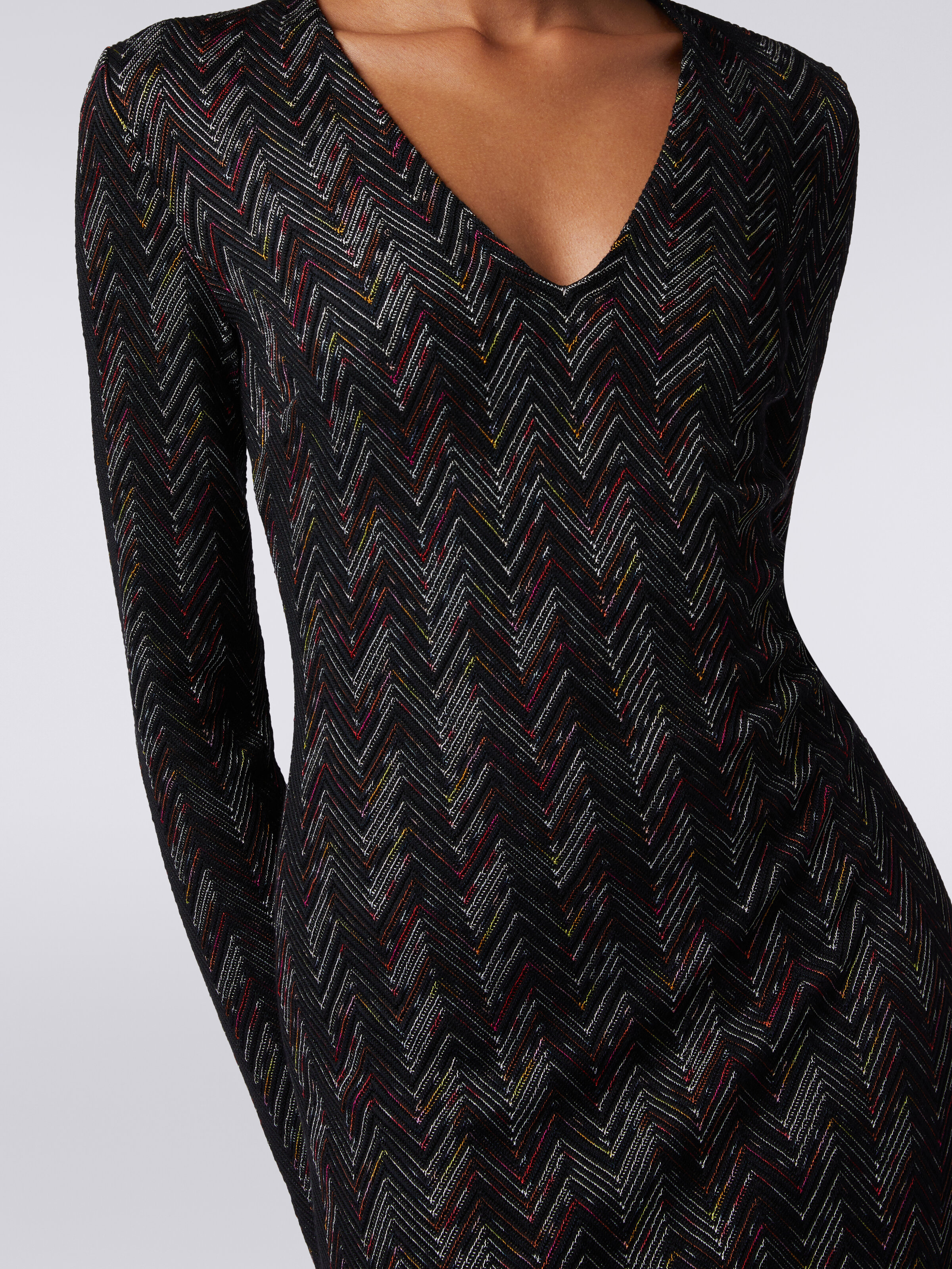Long V-neck dress in zigzag viscose and wool, Multicoloured  - 4