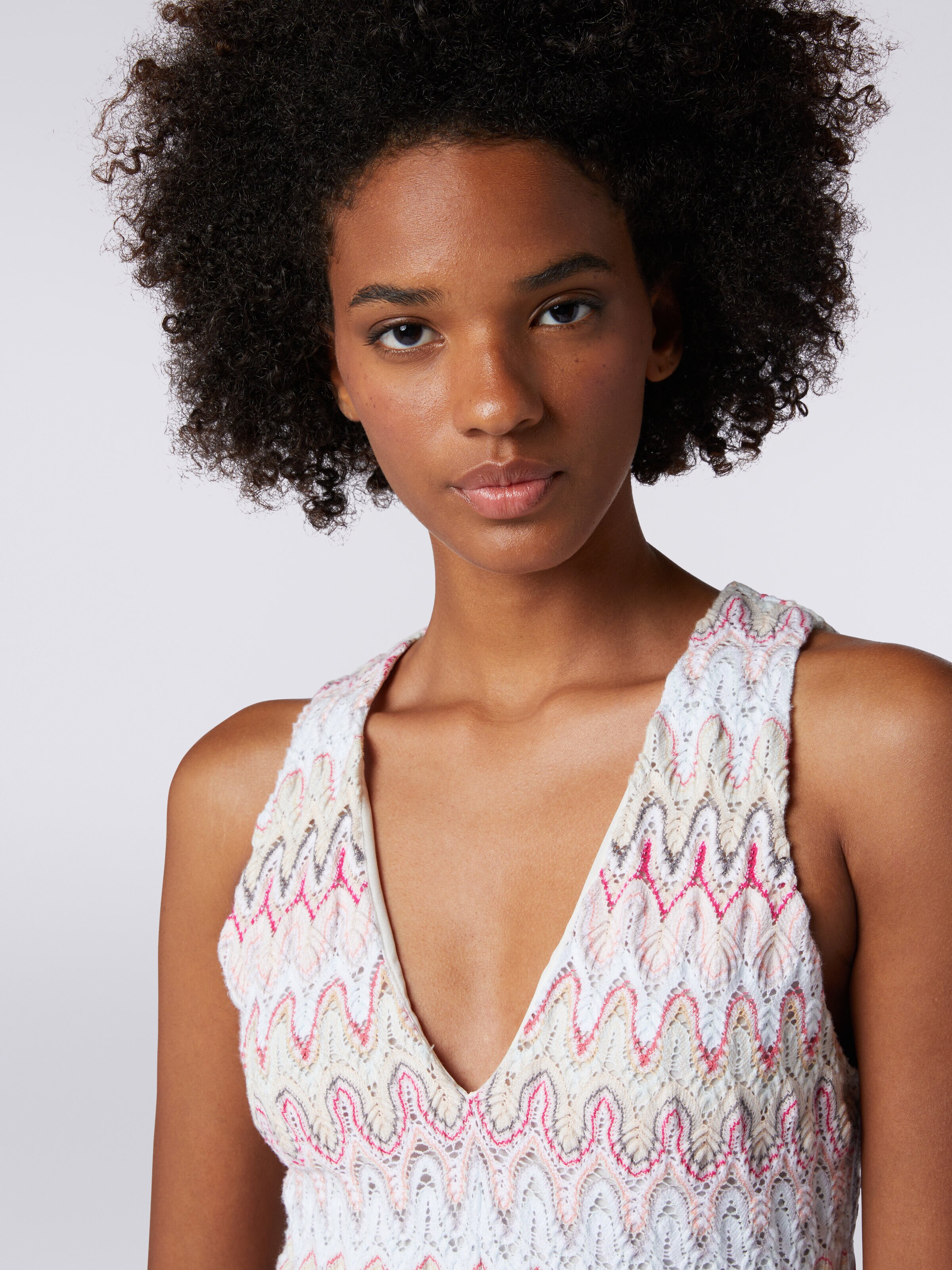 V-neck dress in viscose blend with wave pattern, Multicoloured  - 4
