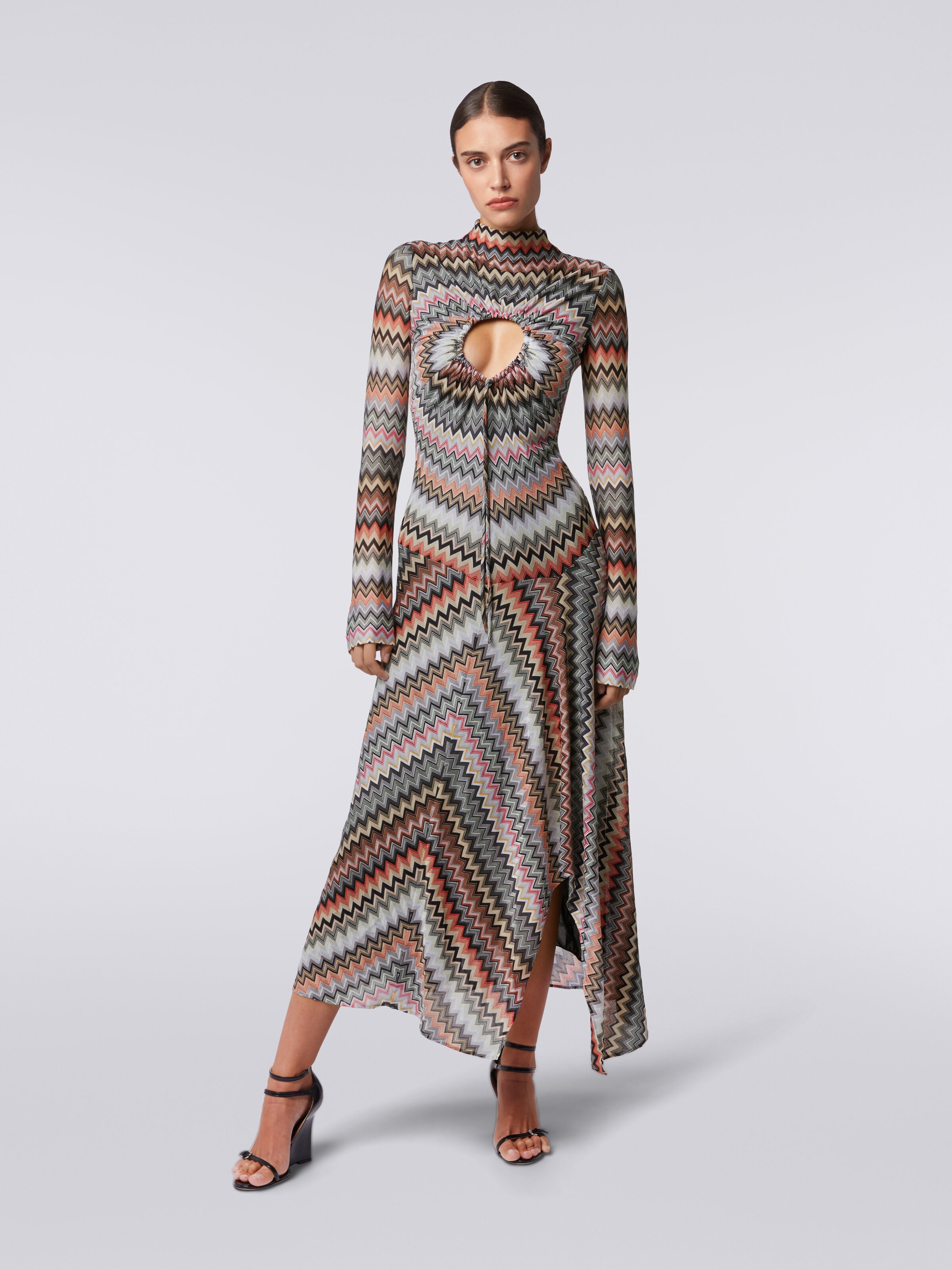 Long dress in zigzag viscose and cotton with cut-out detail and slit, Multicoloured  - 1