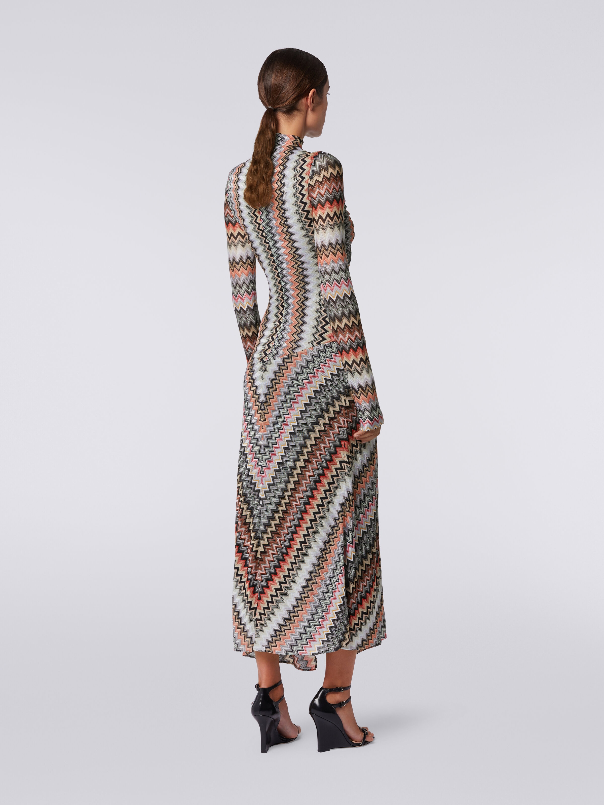 Long dress in zigzag viscose and cotton with cut-out detail and slit, Multicoloured  - 3