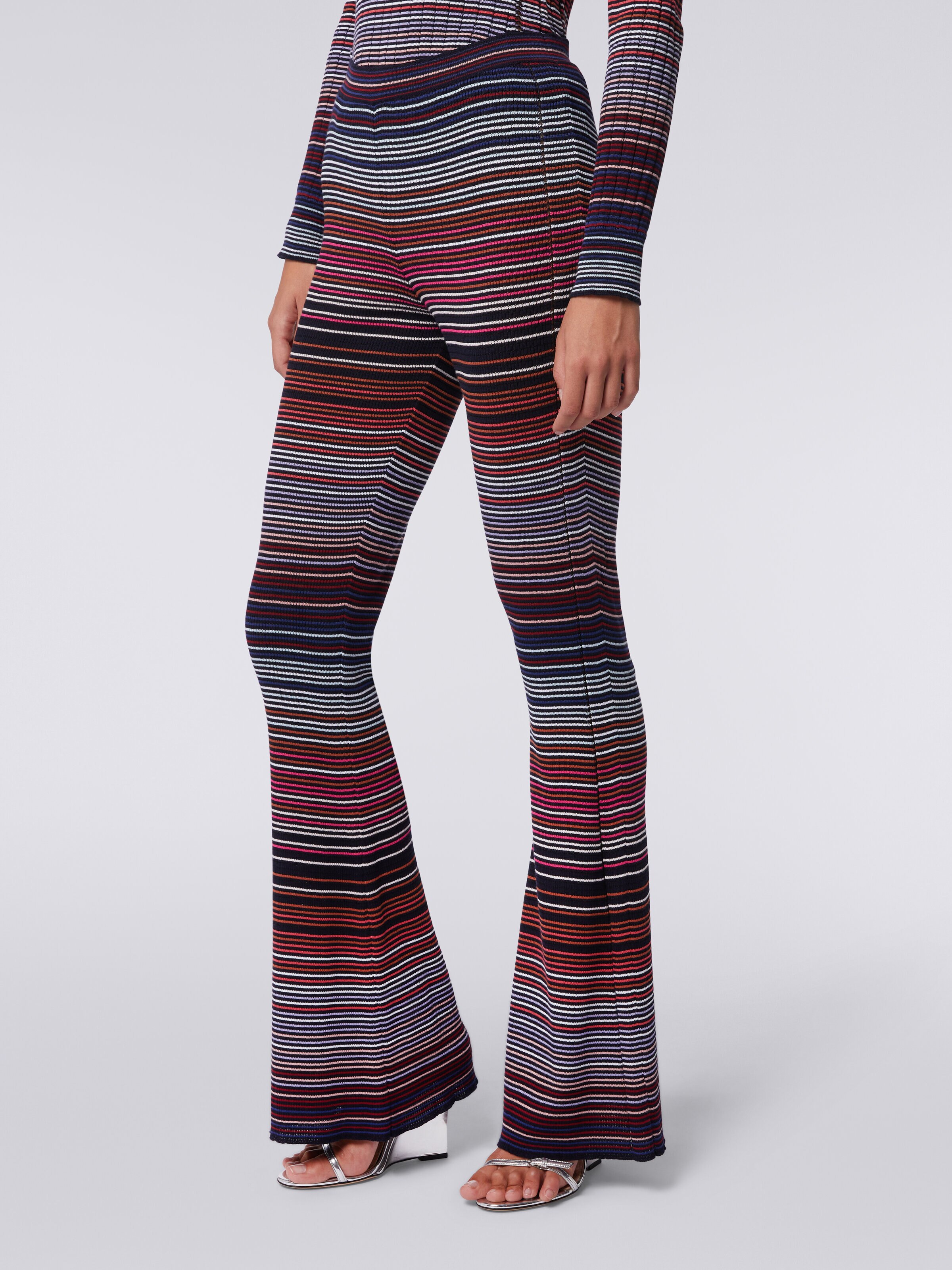 Pantalones acampanados de punto de algodón y viscosa a rayas , Multicolor  - 4